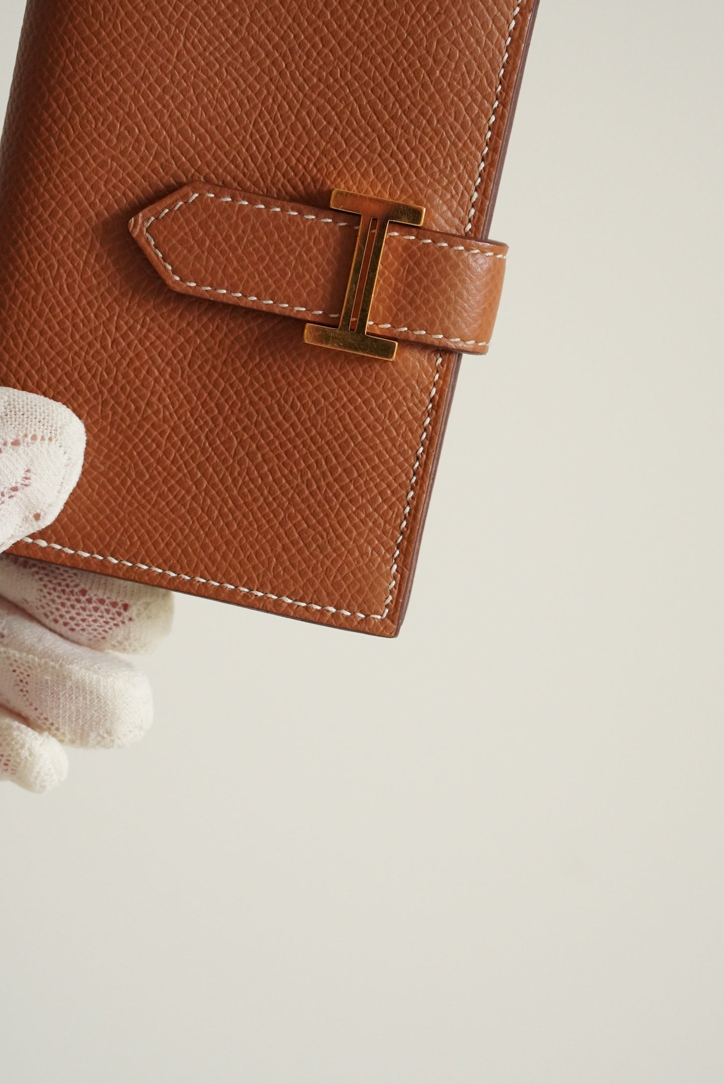 HERMÈS BEARN CARD HOLDER | GOLD