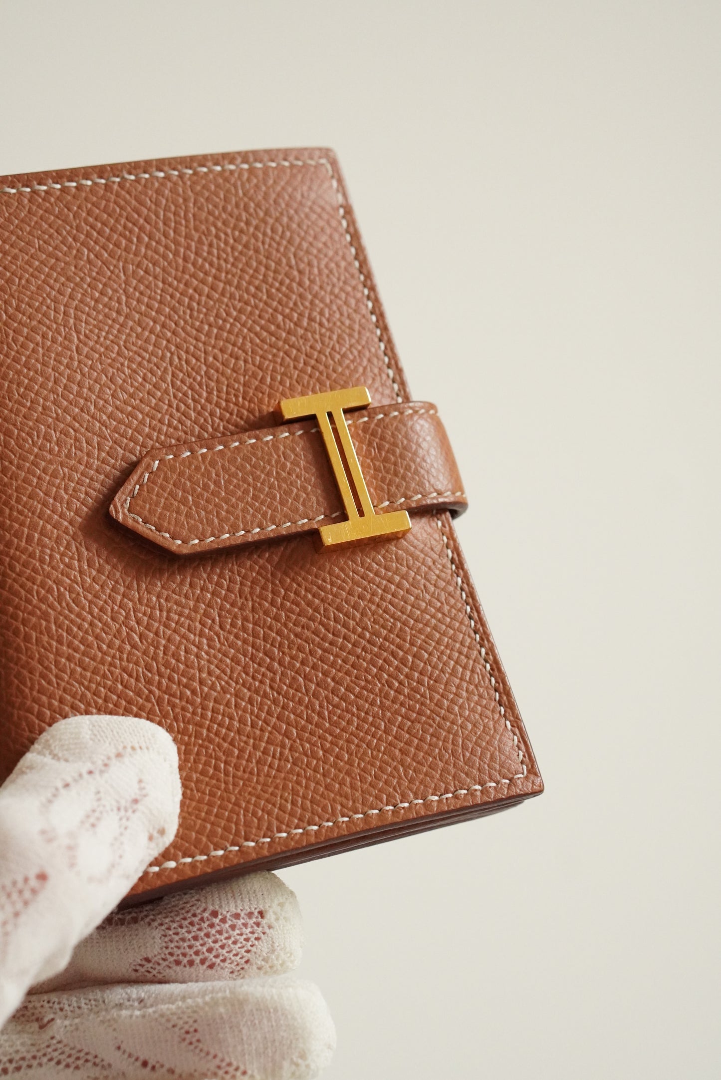 HERMÈS BEARN CARD HOLDER | GOLD