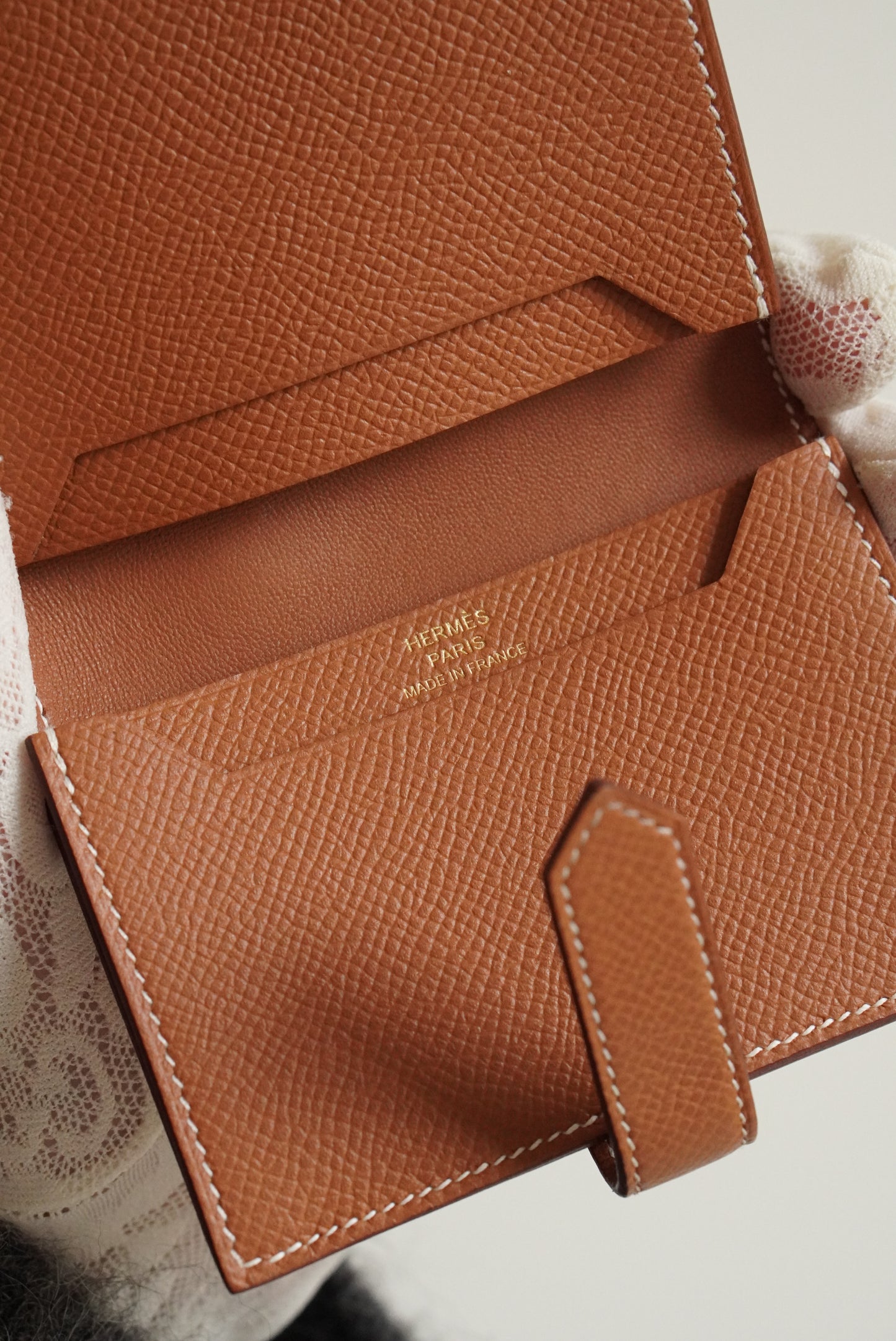 HERMÈS BEARN CARD HOLDER | GOLD