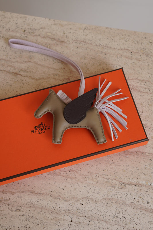 HERMÈS PEGASE PM CHARM | BEIGE MARFA/MAUVE PALE/MOKA