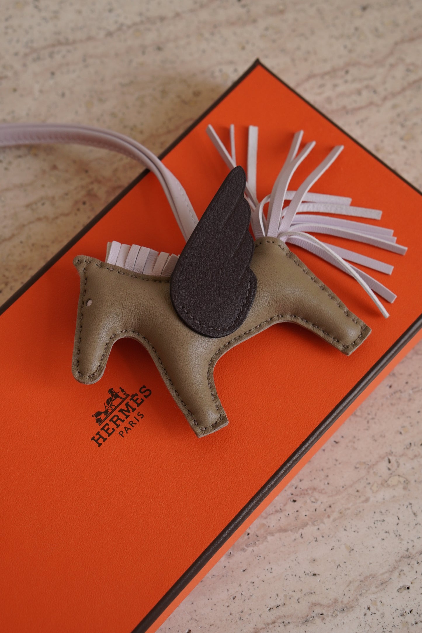 HERMÈS PEGASE PM CHARM | BEIGE MARFA/MAUVE PALE/MOKA
