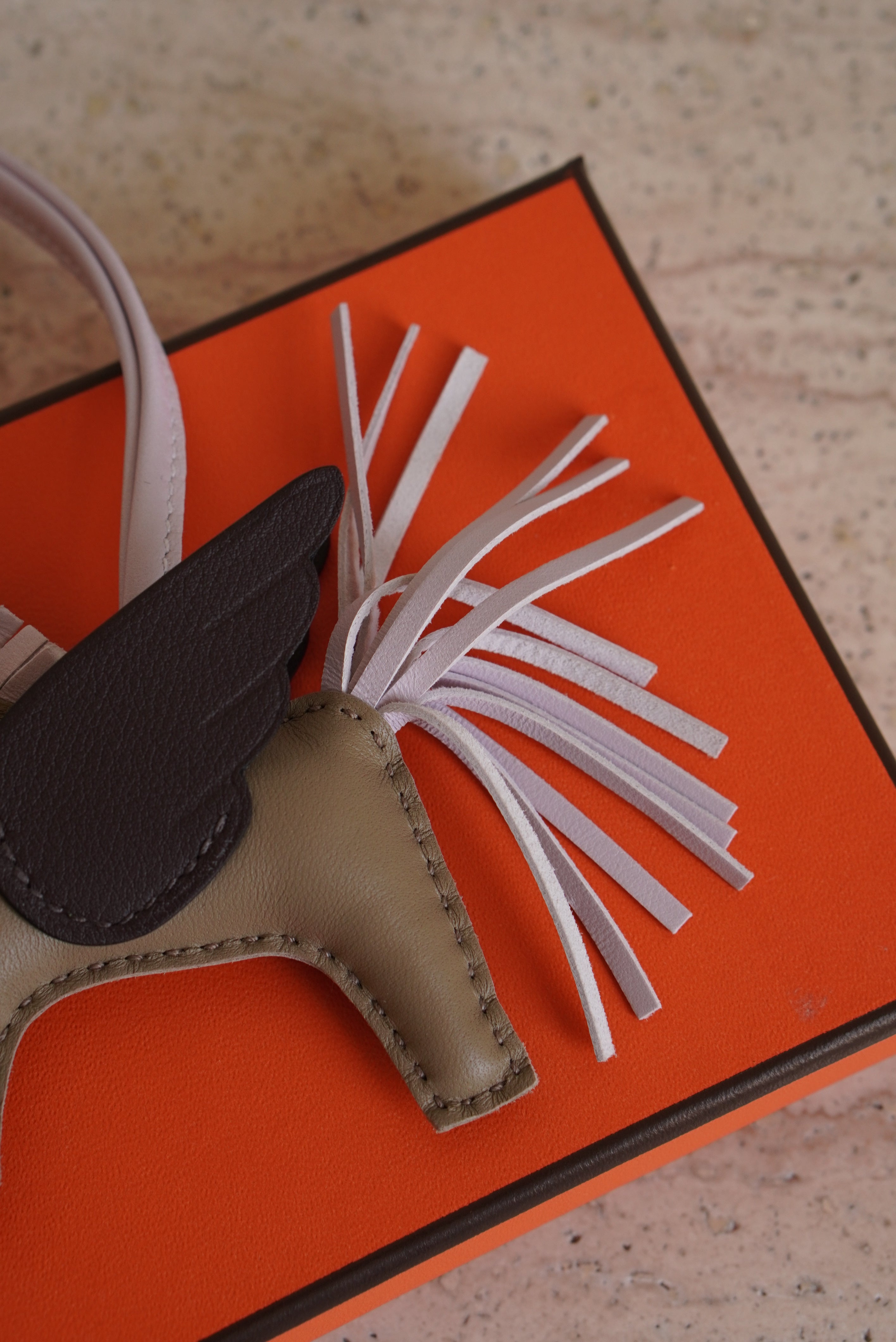 HERMÈS PEGASE PM CHARM | BEIGE MARFA/MAUVE PALE/MOKA