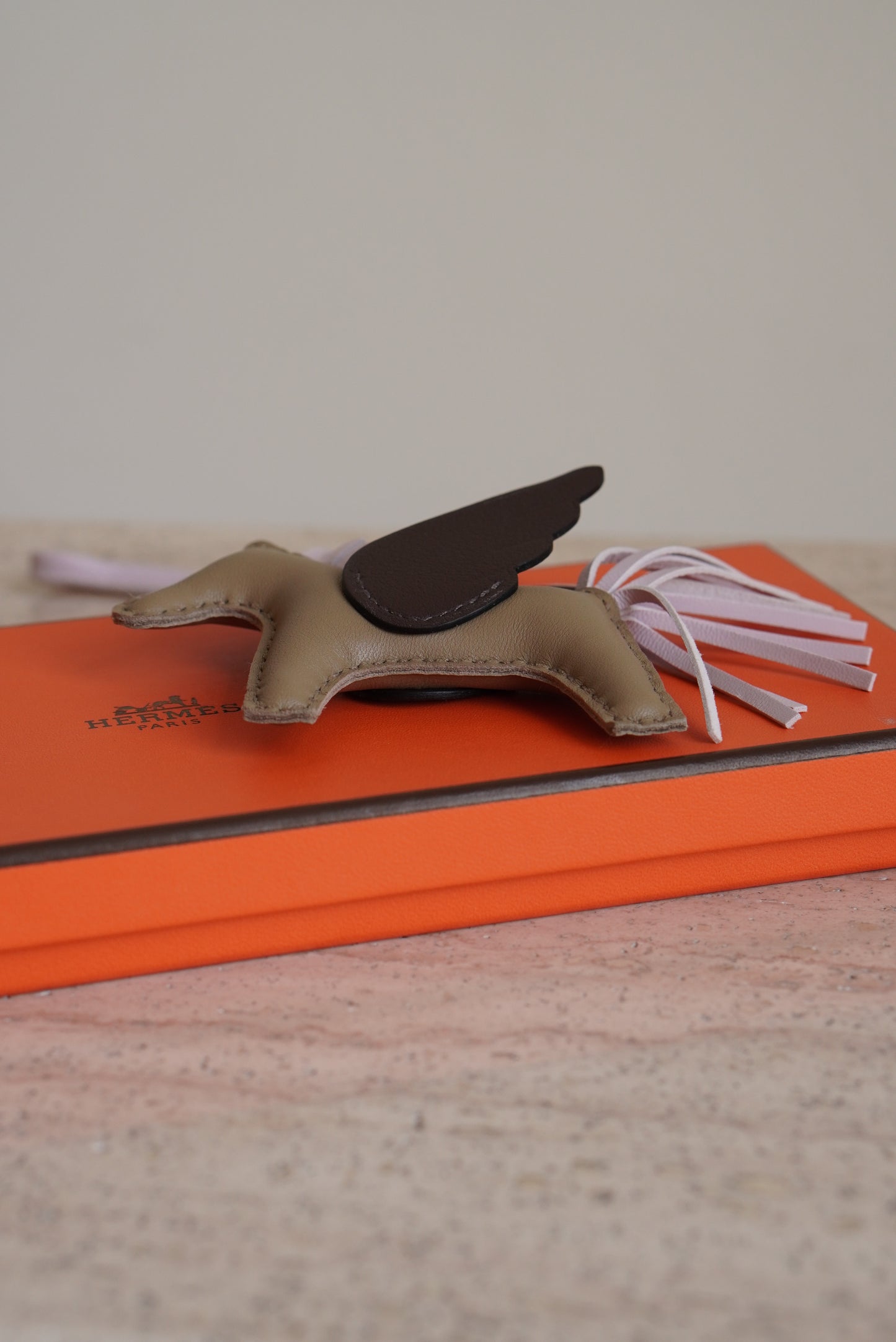 HERMÈS PEGASE PM CHARM | BEIGE MARFA/MAUVE PALE/MOKA