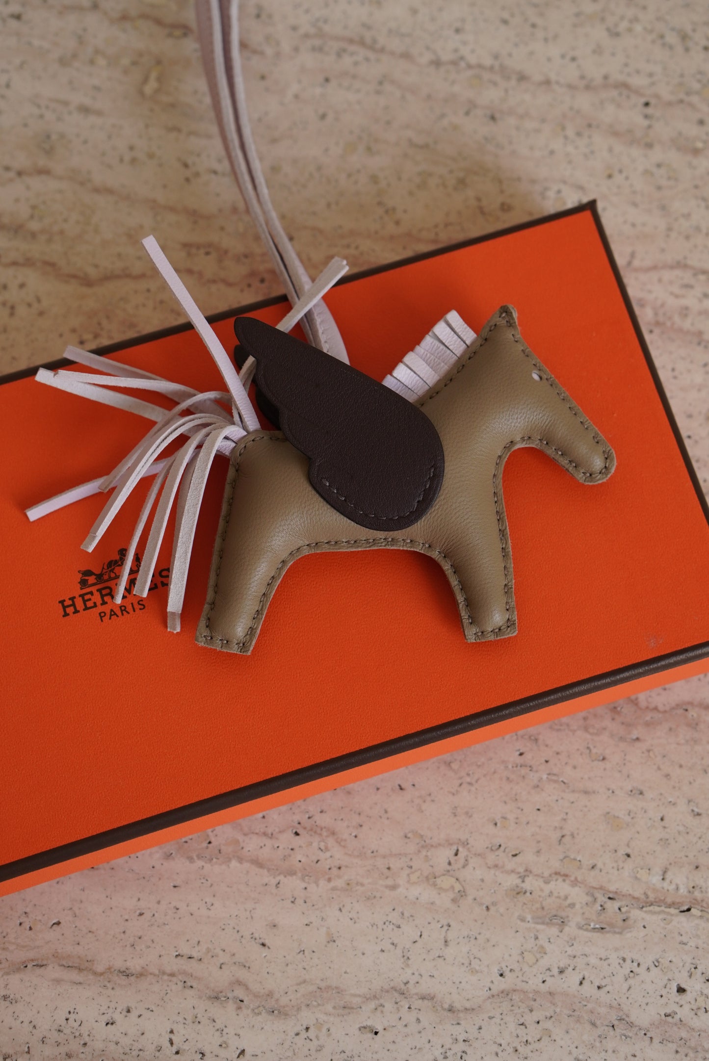 HERMÈS PEGASE PM CHARM | BEIGE MARFA/MAUVE PALE/MOKA