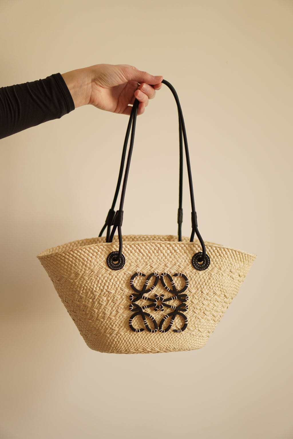 LOEWE ANAGRAM BASKET SMALL | BLACK