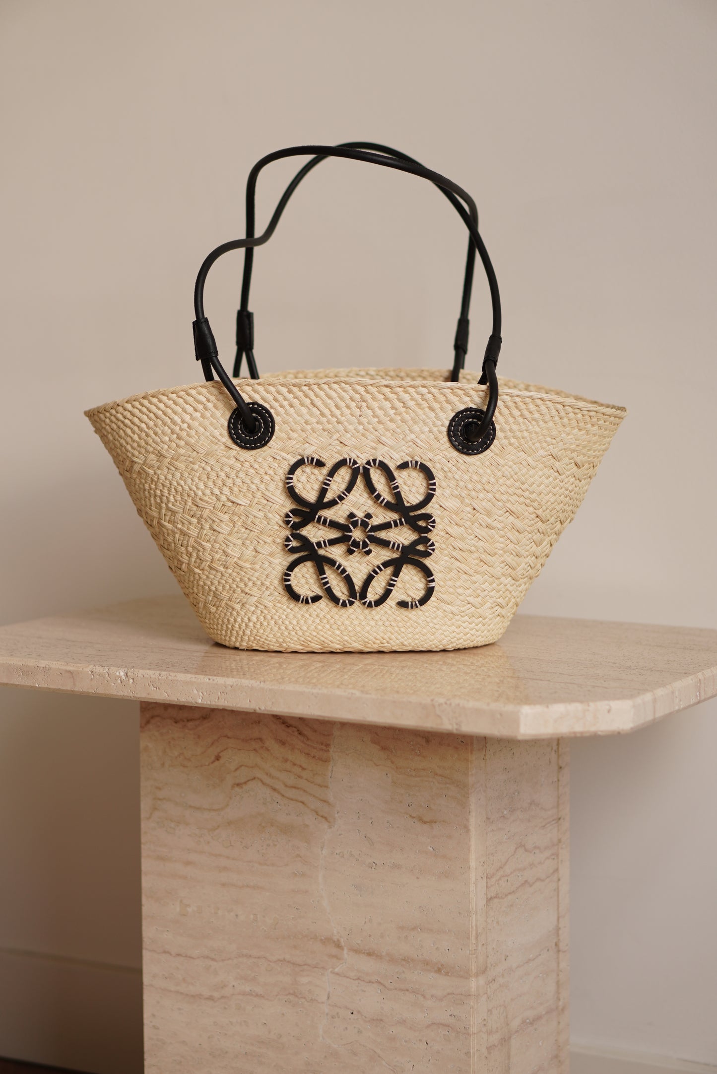 LOEWE ANAGRAM BASKET SMALL | BLACK