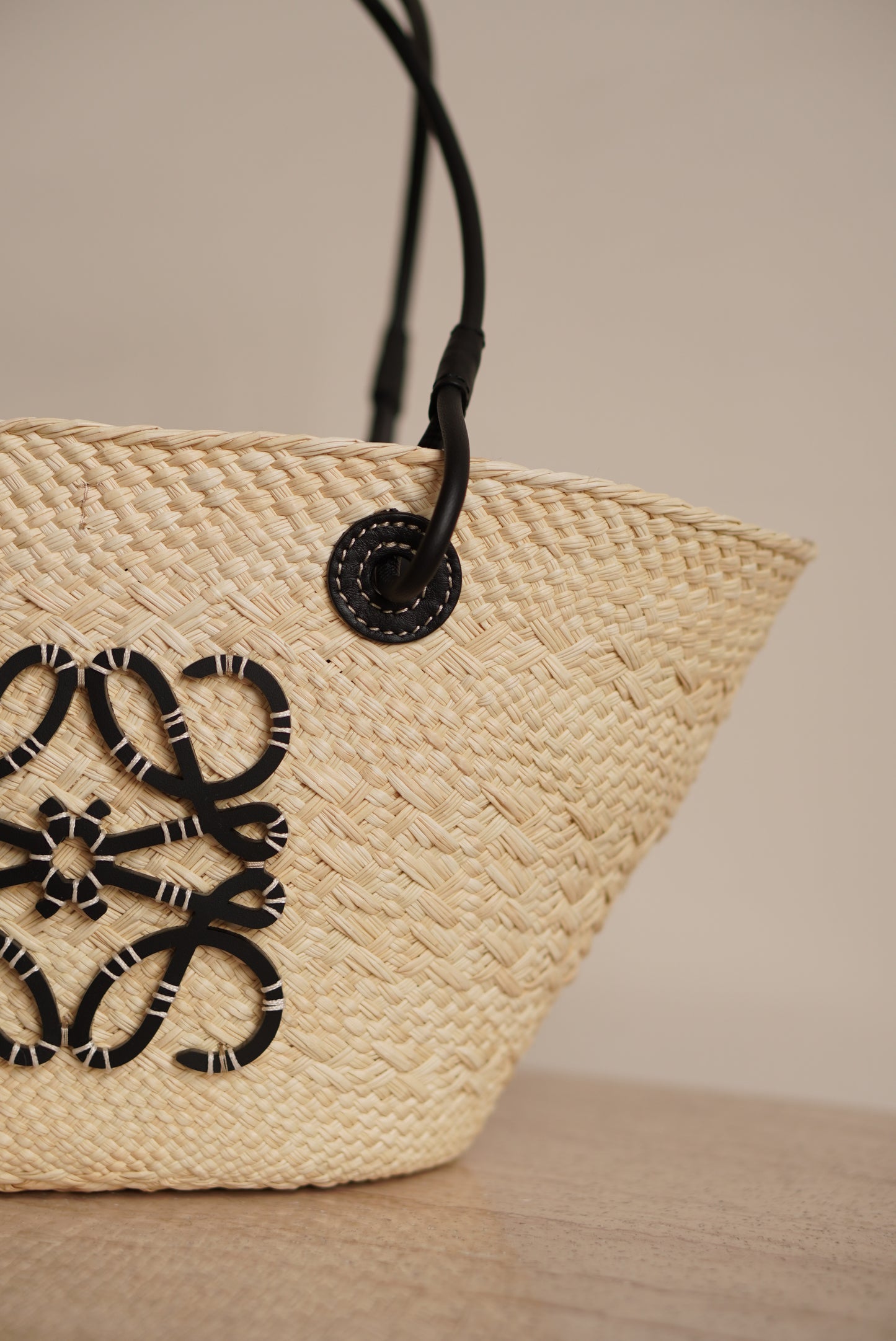 LOEWE ANAGRAM BASKET SMALL | BLACK