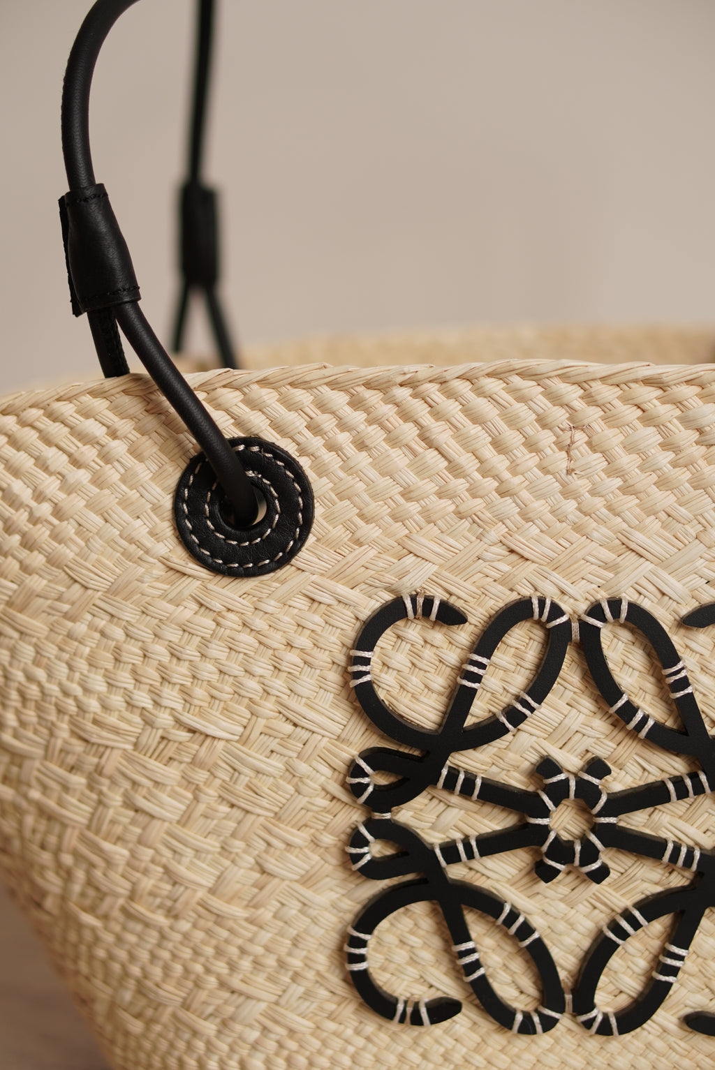 LOEWE ANAGRAM BASKET SMALL | BLACK