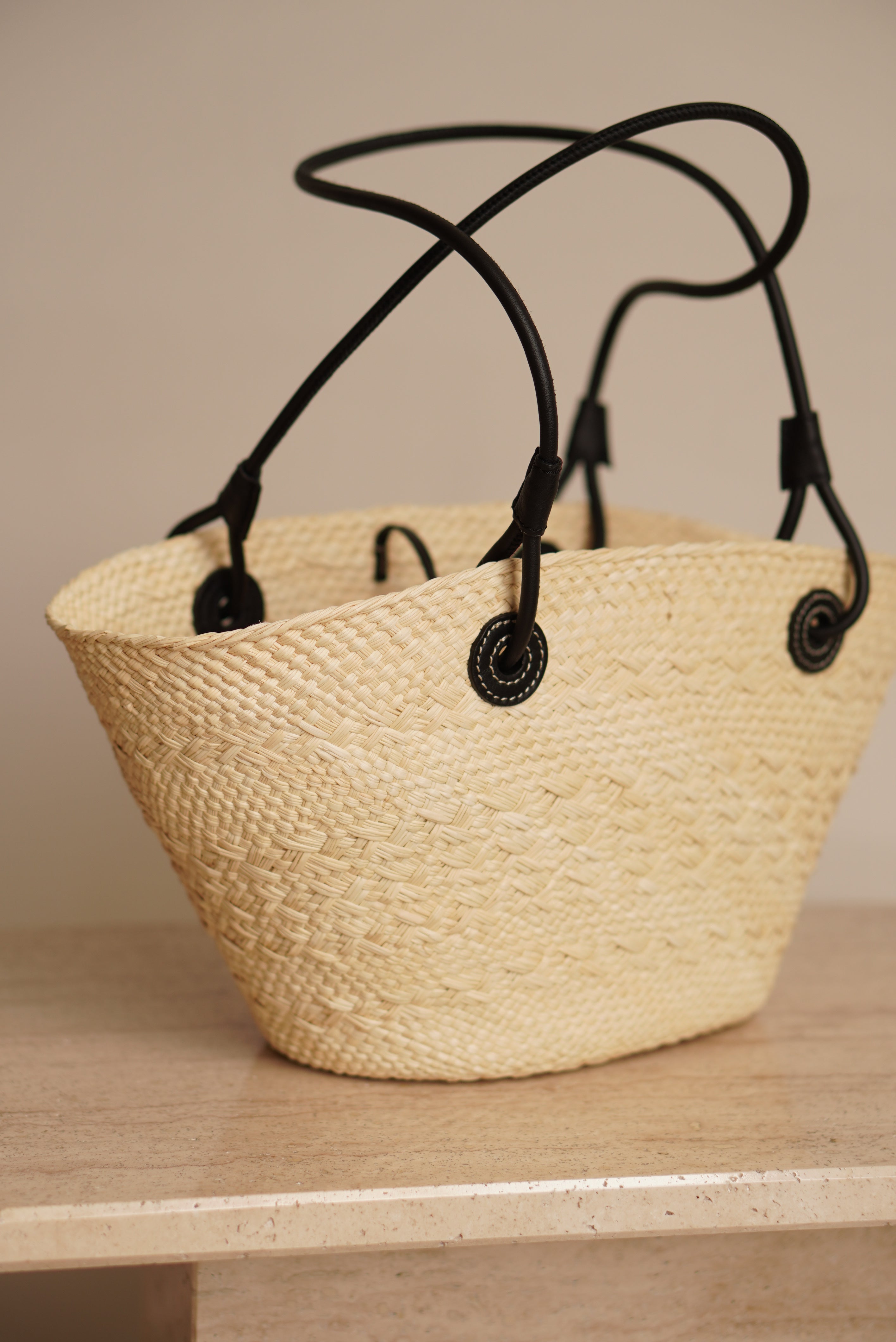 LOEWE ANAGRAM BASKET SMALL | BLACK