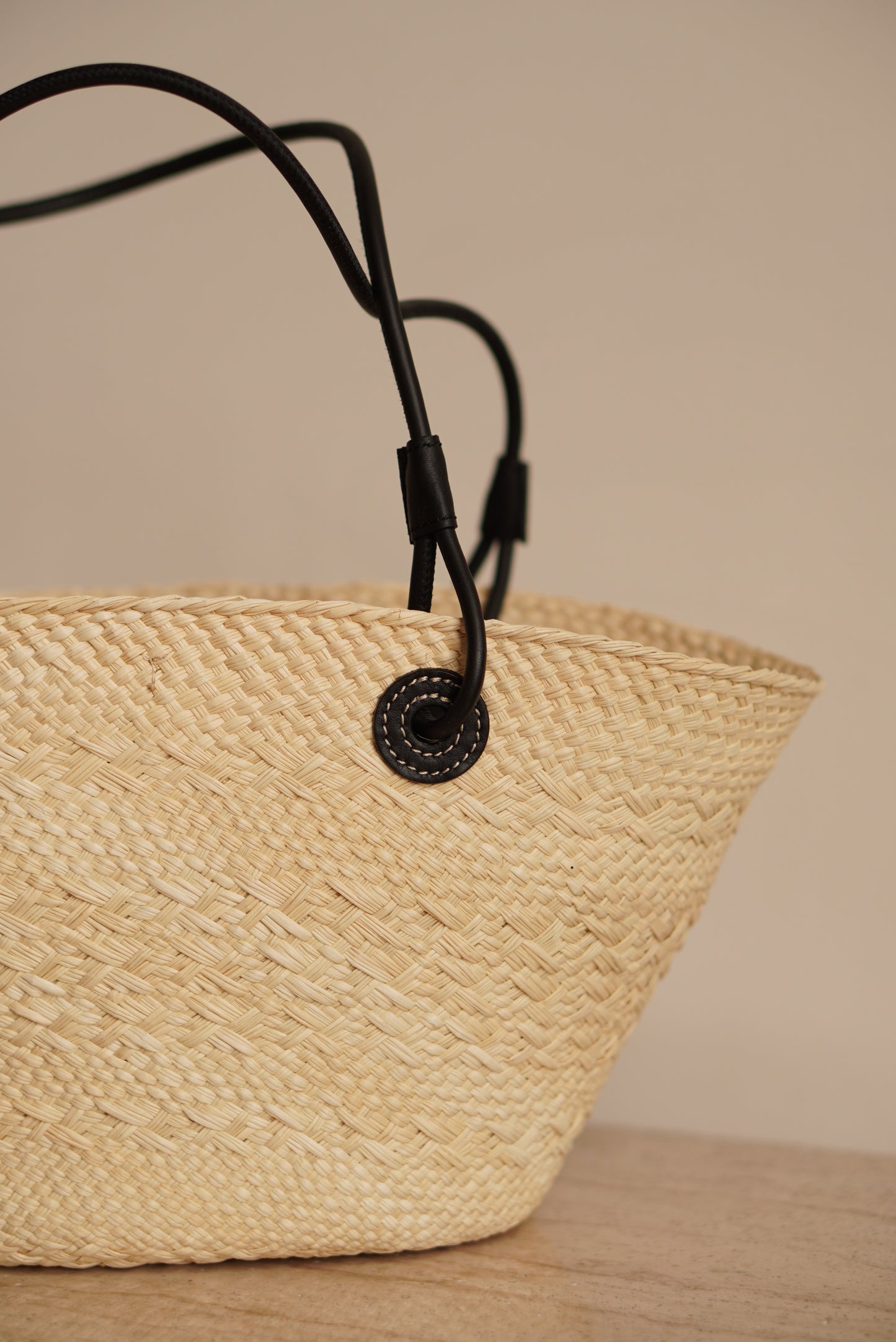 LOEWE ANAGRAM BASKET SMALL | BLACK