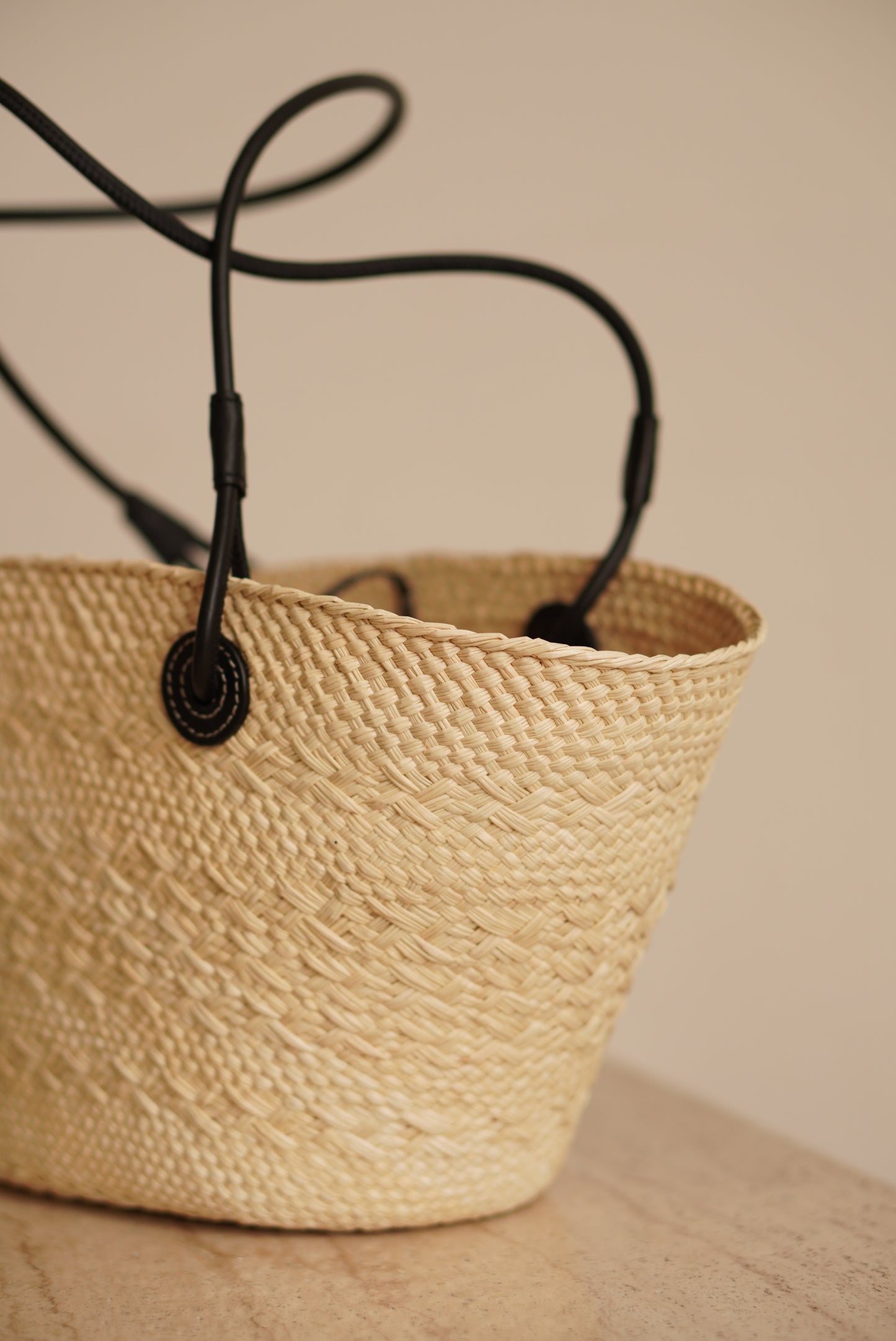 LOEWE ANAGRAM BASKET SMALL | BLACK