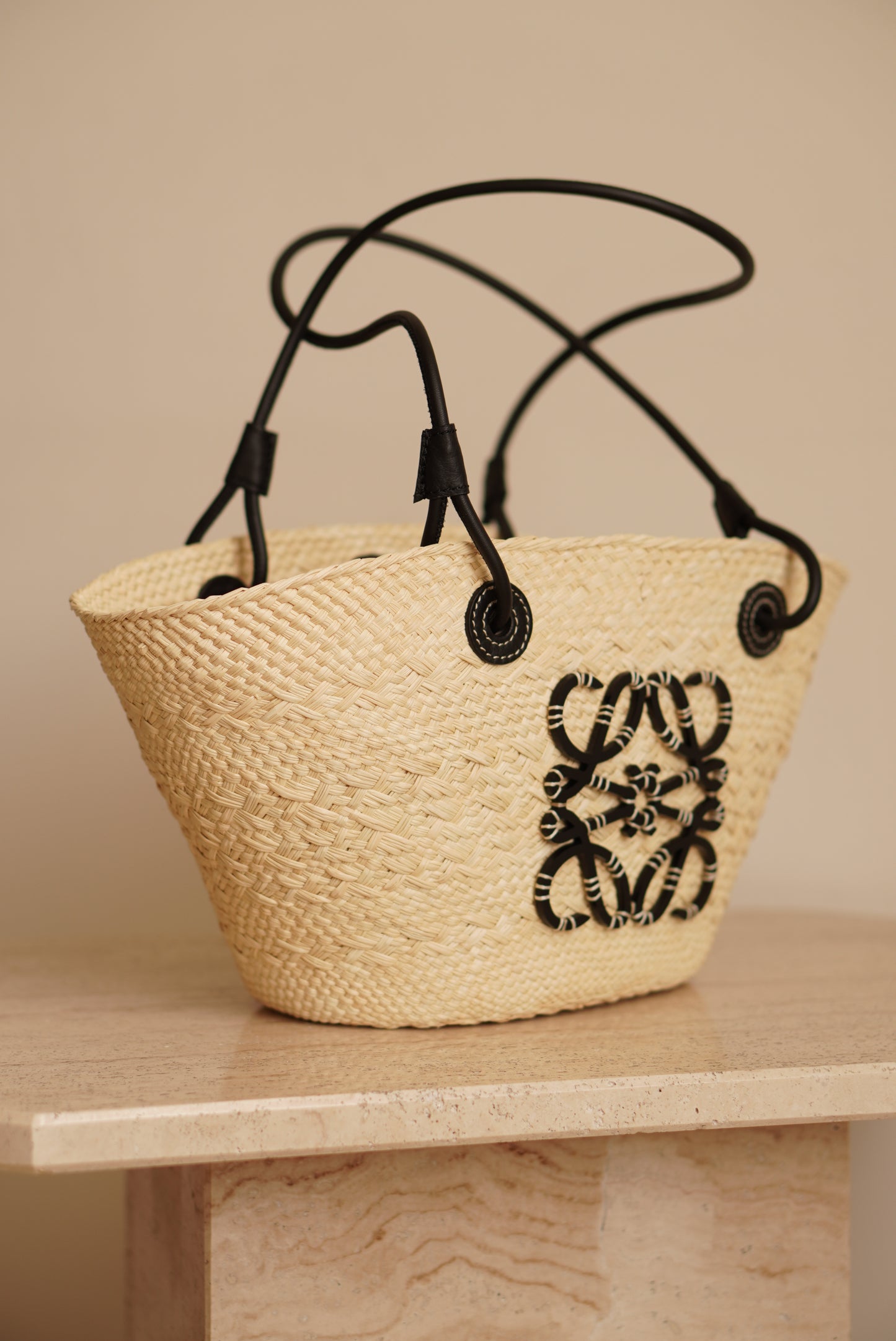 LOEWE ANAGRAM BASKET SMALL | BLACK