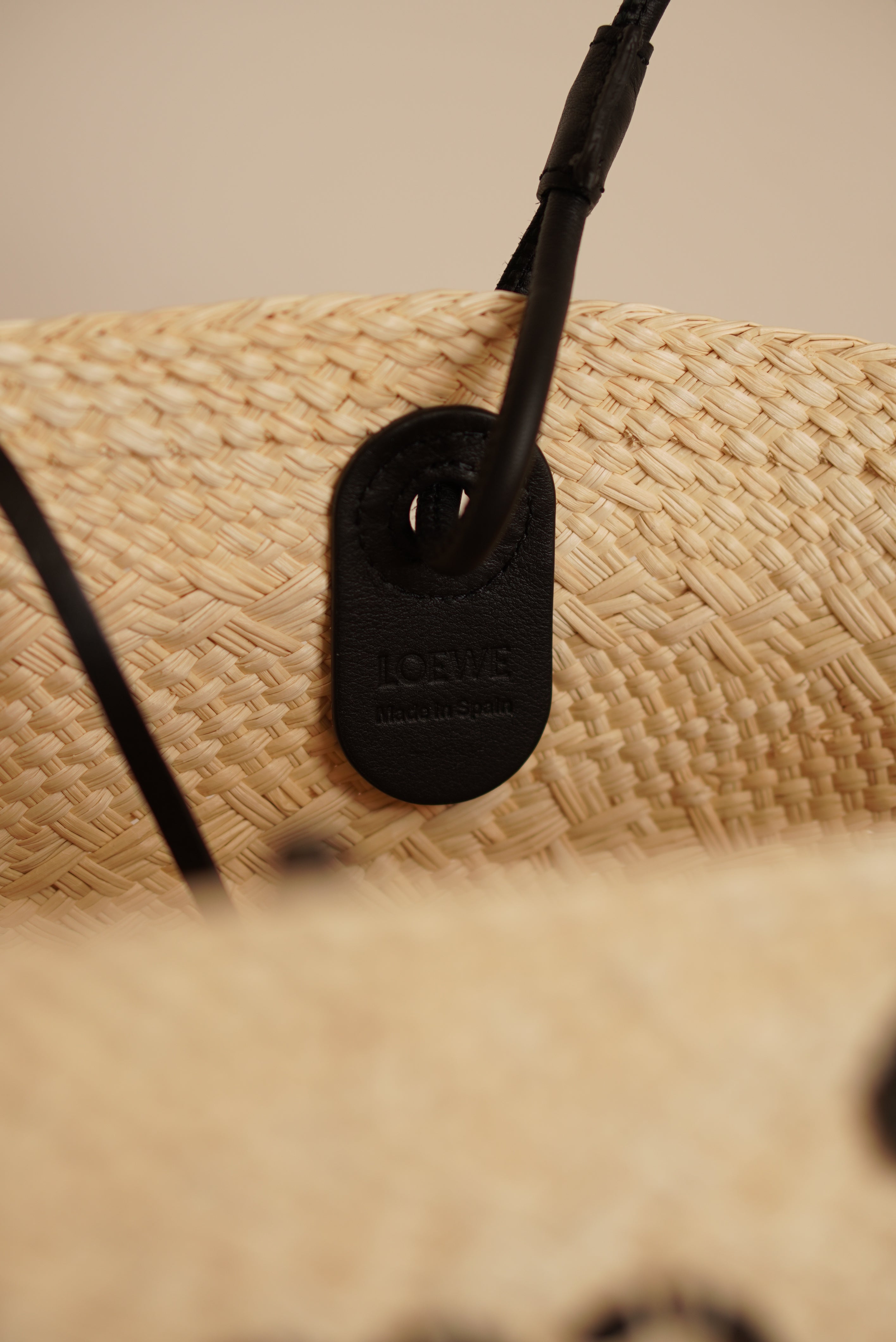 LOEWE ANAGRAM BASKET SMALL | BLACK