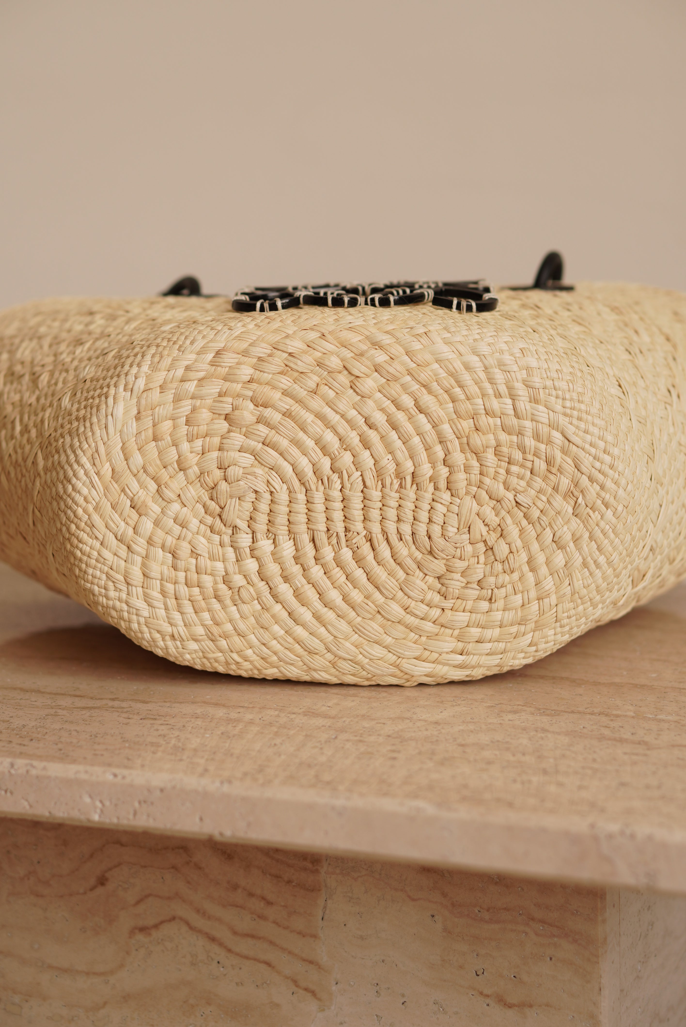LOEWE ANAGRAM BASKET SMALL | BLACK