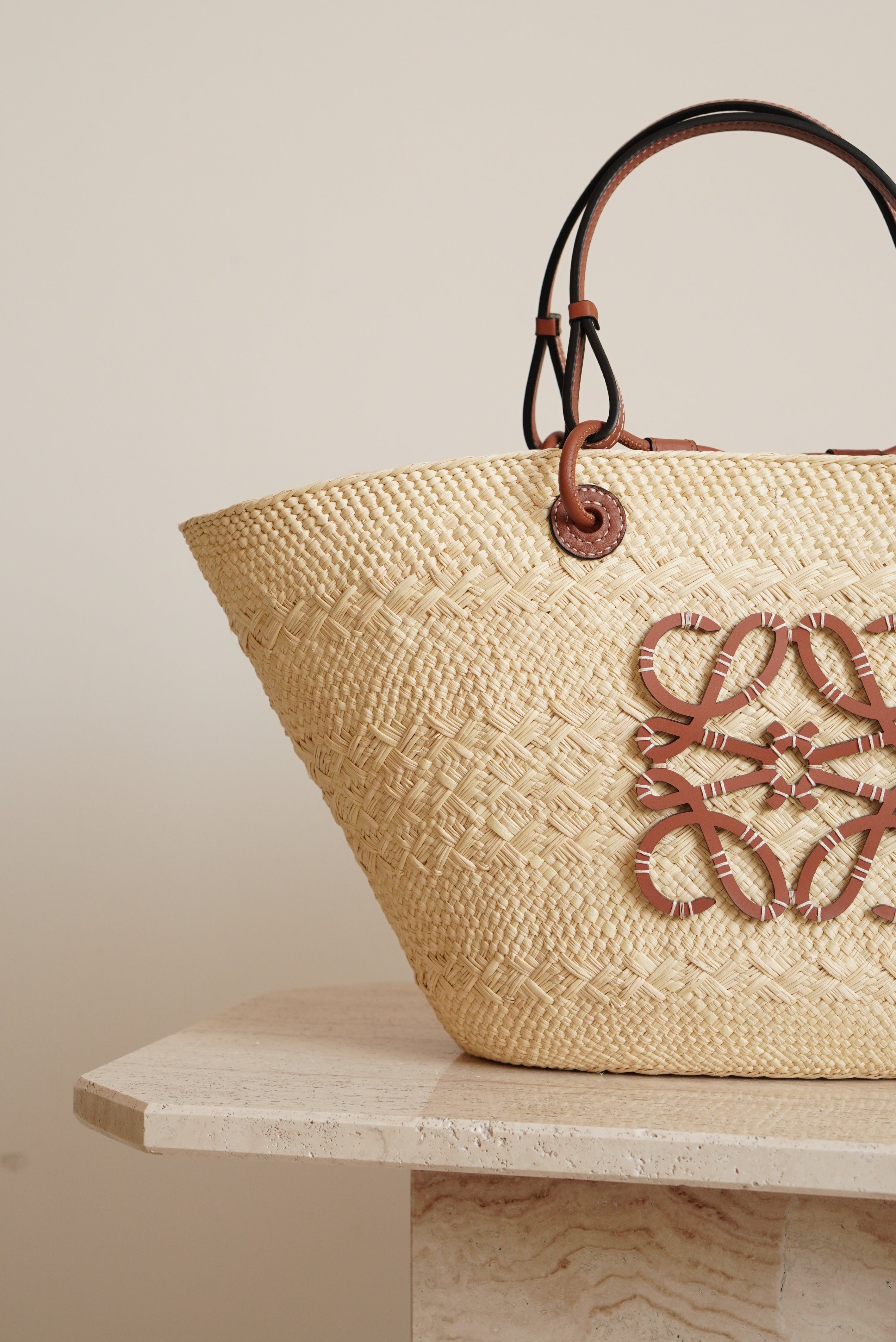 LOEWE ANAGRAM BASKET MEDIUM | BROWN