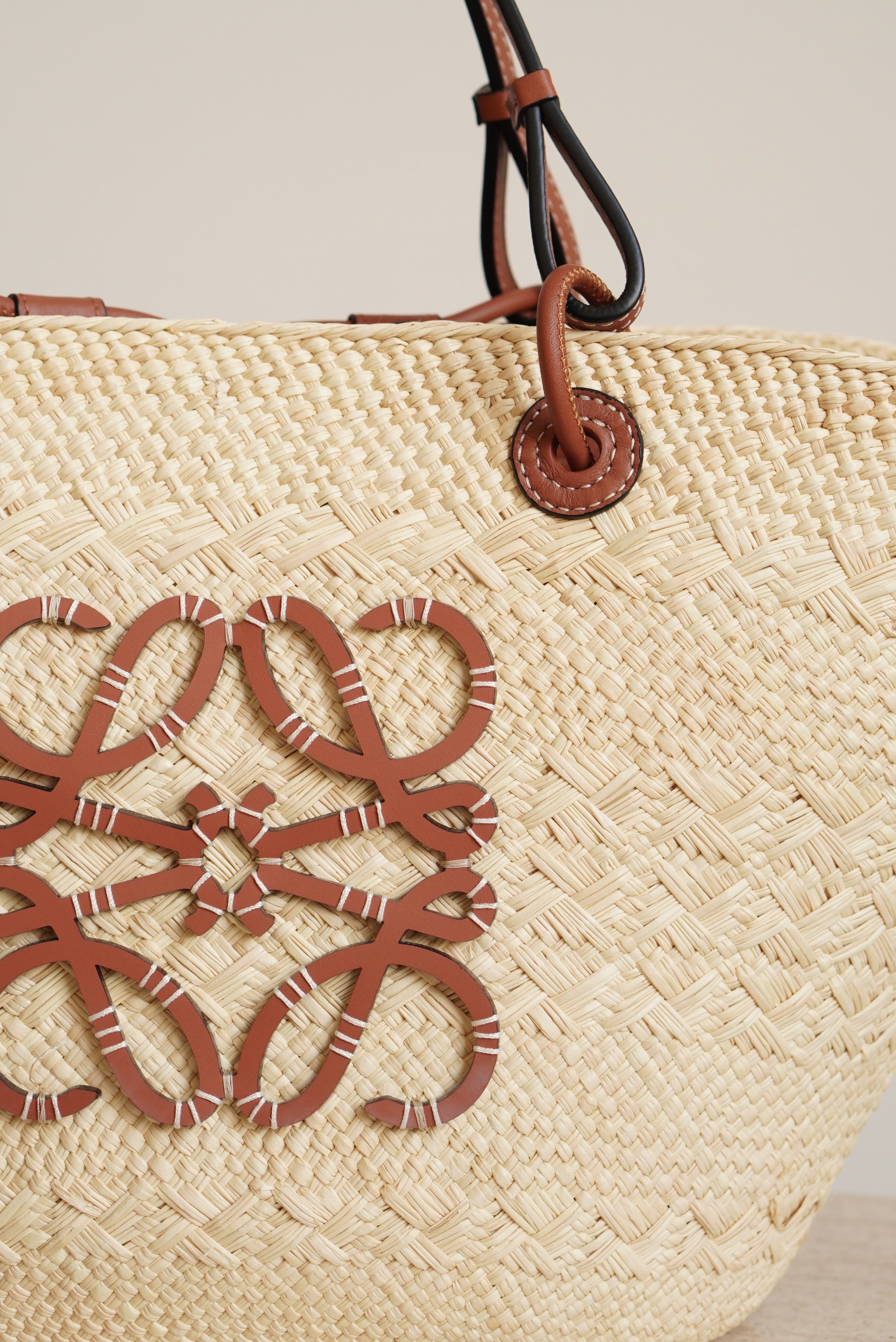 LOEWE ANAGRAM BASKET MEDIUM | BROWN