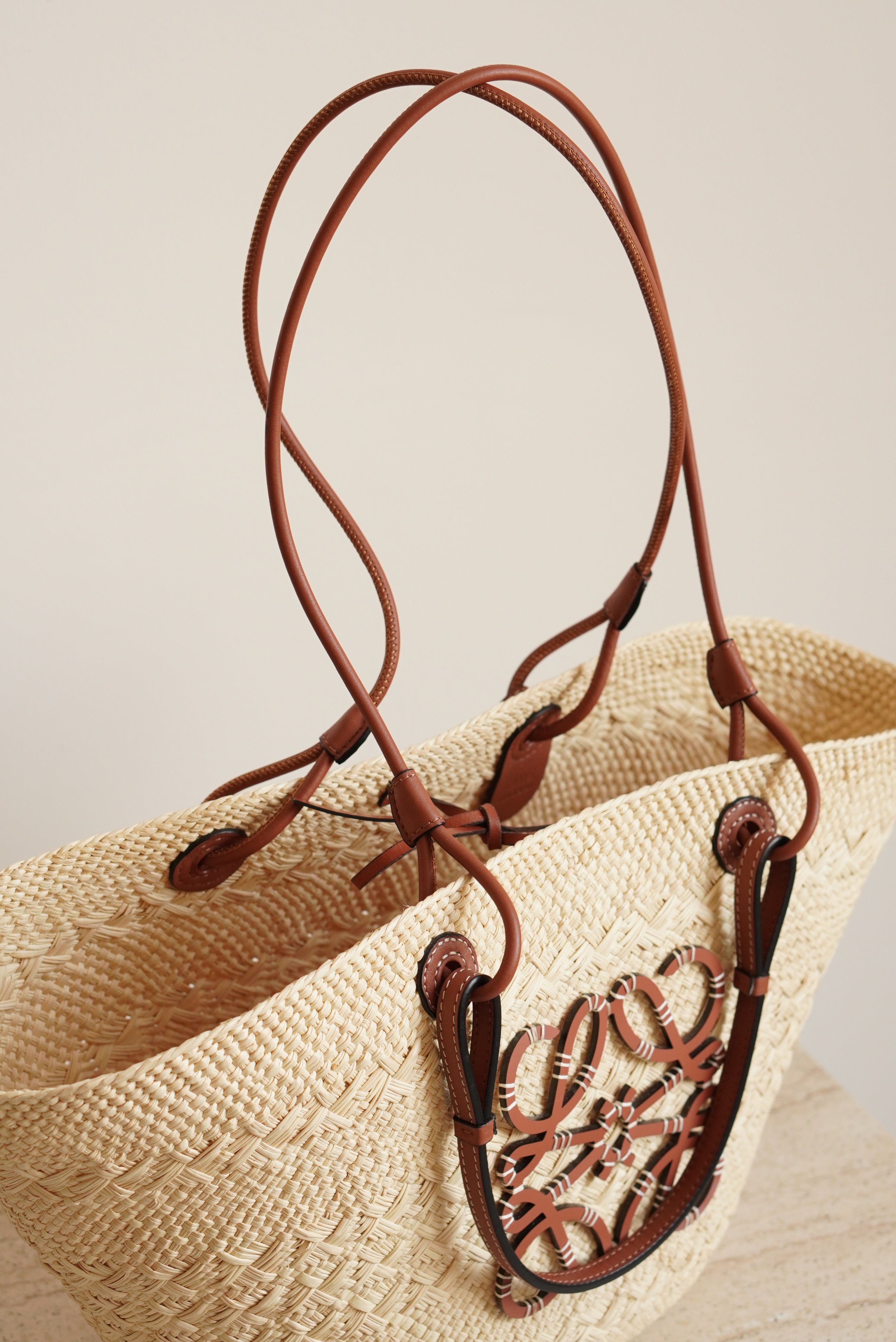 LOEWE ANAGRAM BASKET MEDIUM | BROWN