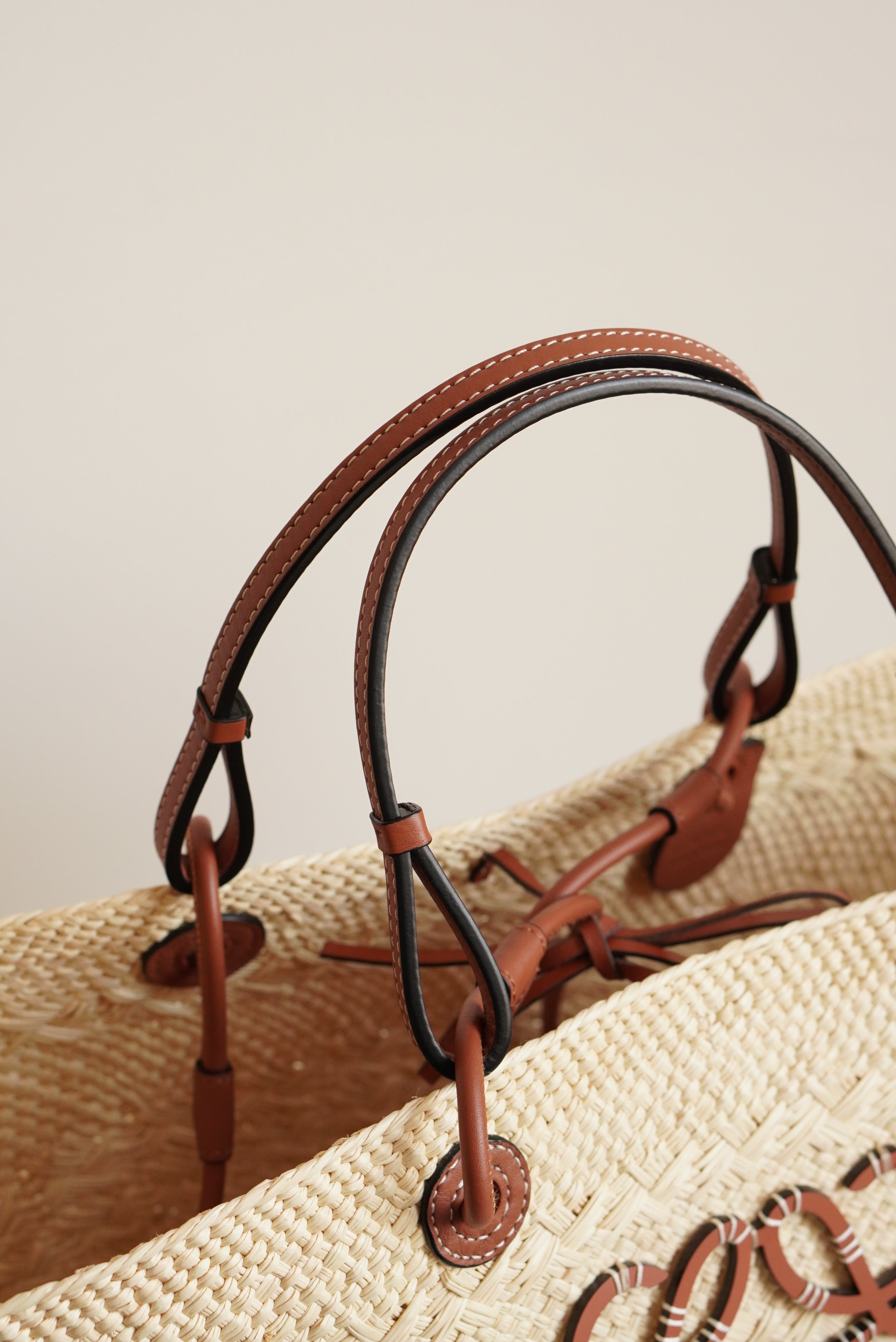 LOEWE ANAGRAM BASKET MEDIUM | BROWN