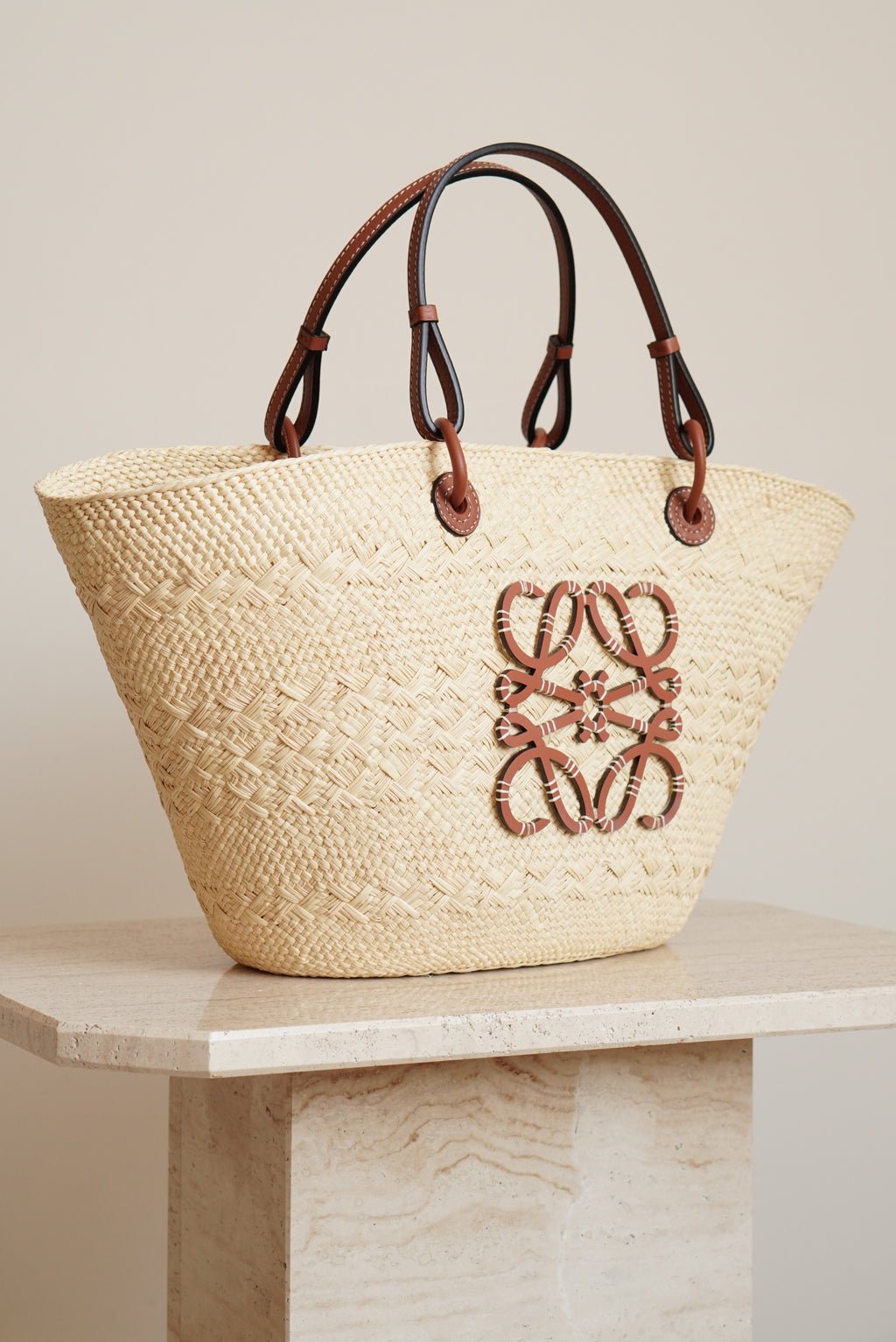 LOEWE ANAGRAM BASKET MEDIUM | BROWN