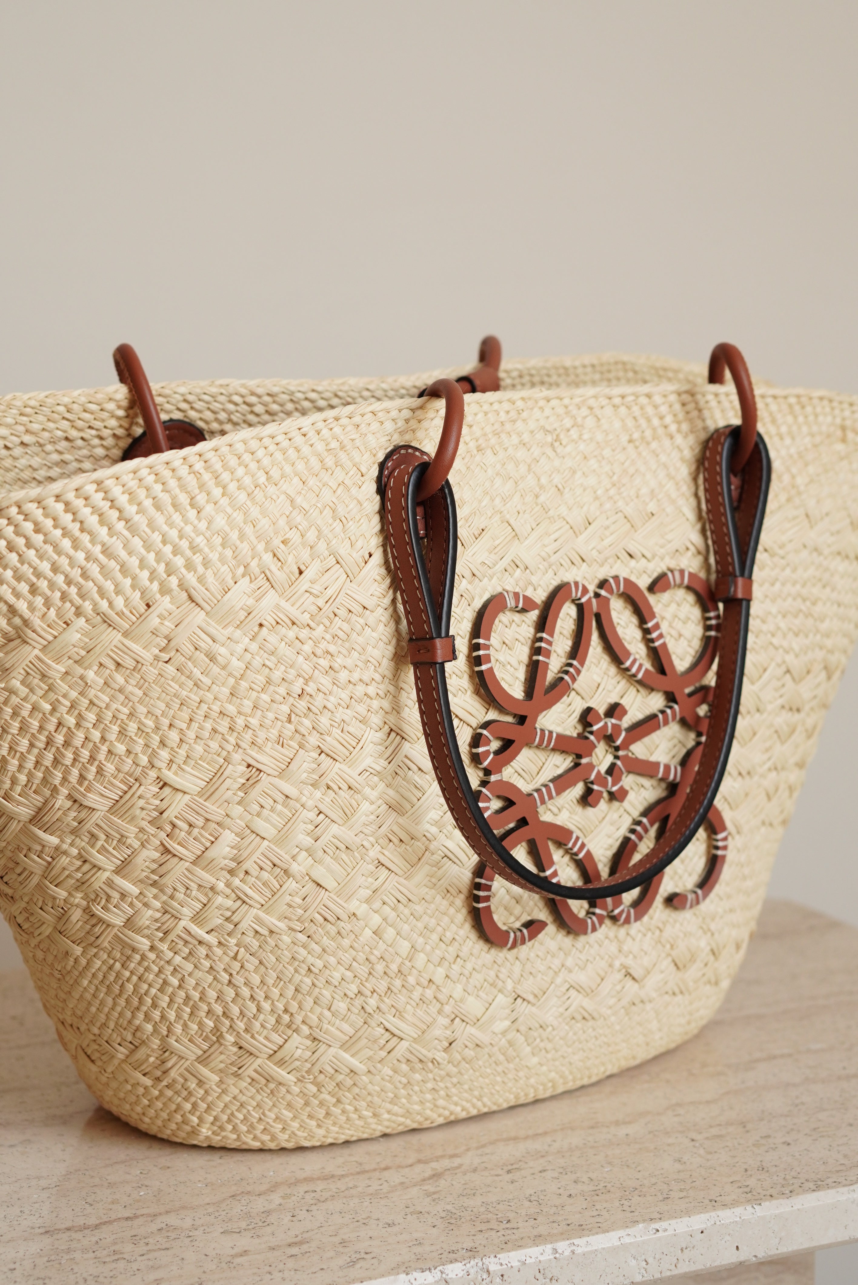 LOEWE ANAGRAM BASKET MEDIUM | BROWN