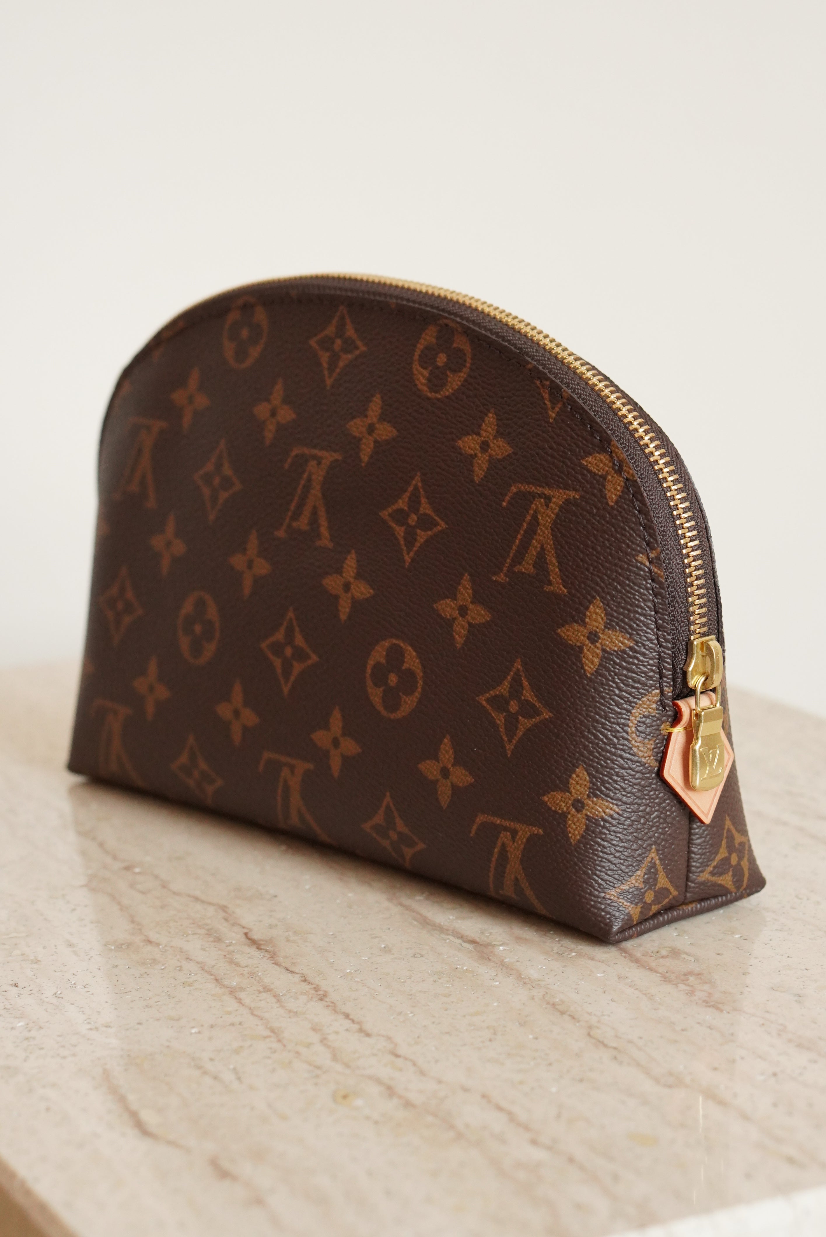 LOUIS VUITTON COSMETIC POUCH MM