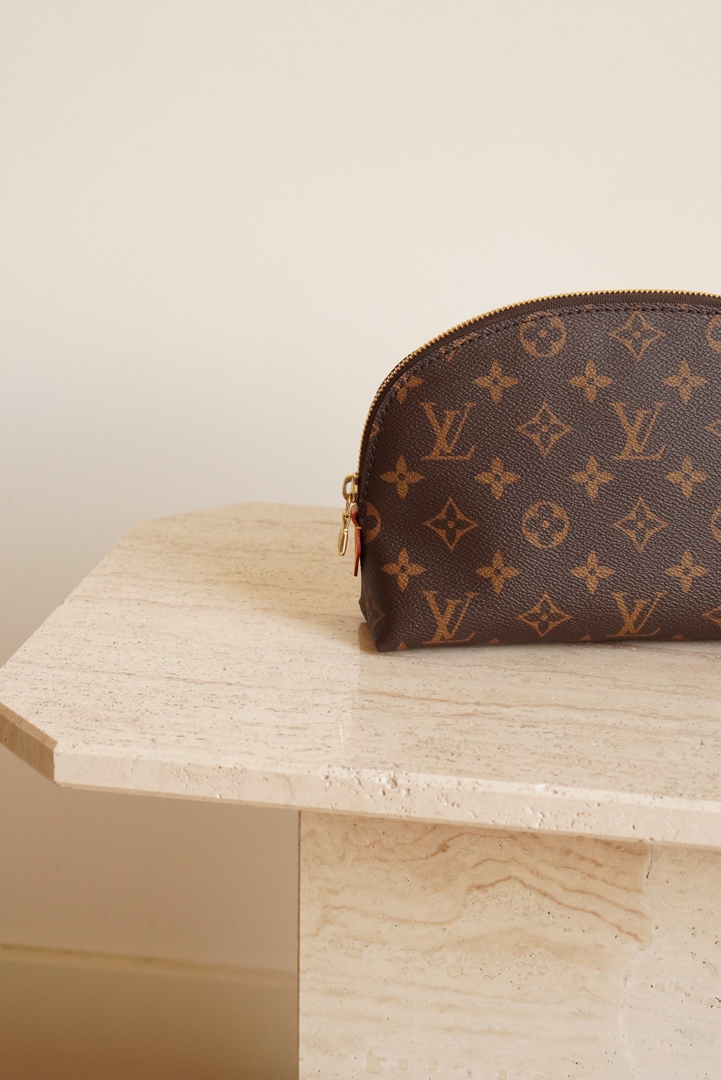 LOUIS VUITTON COSMETIC POUCH MM