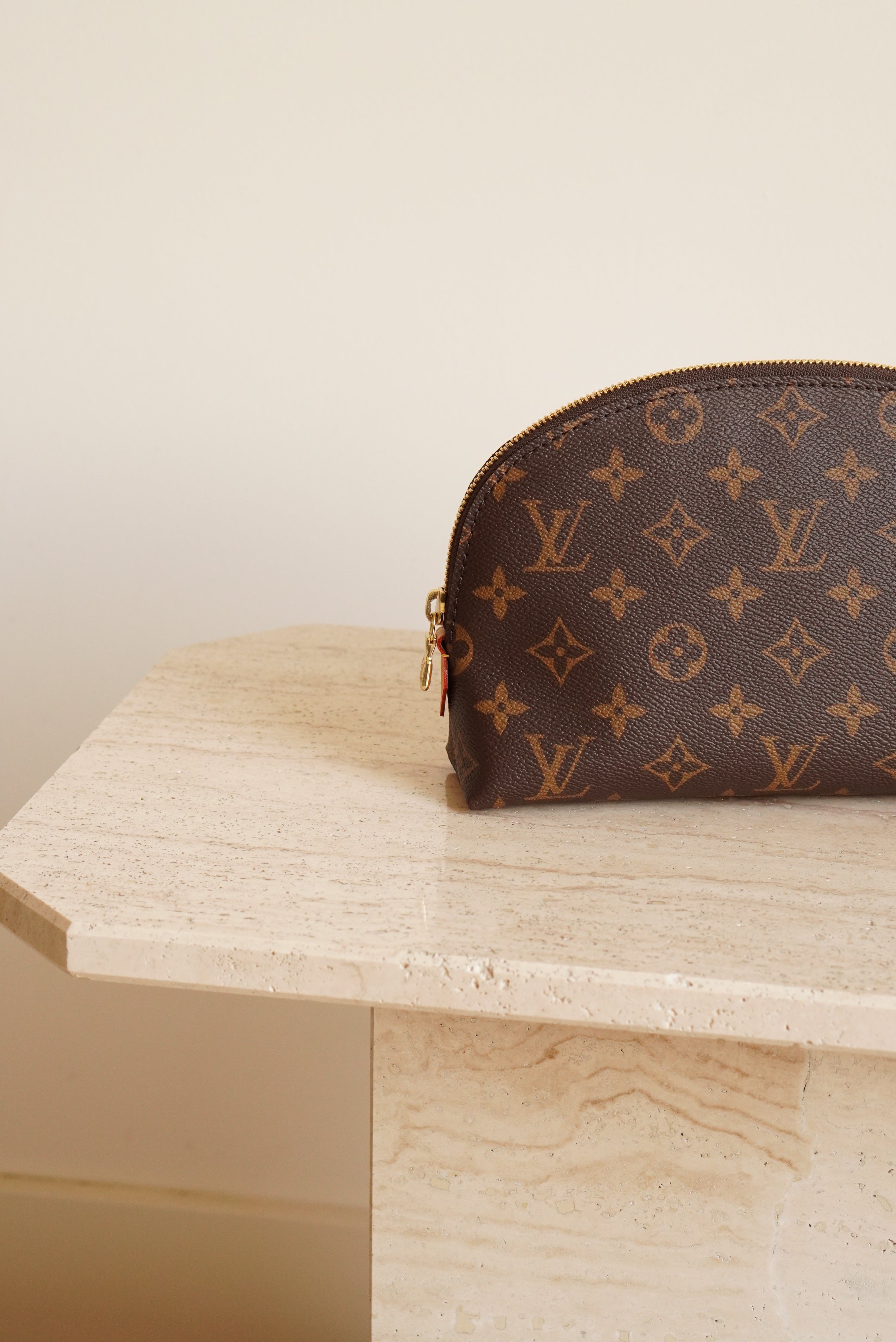 LOUIS VUITTON COSMETIC POUCH MM