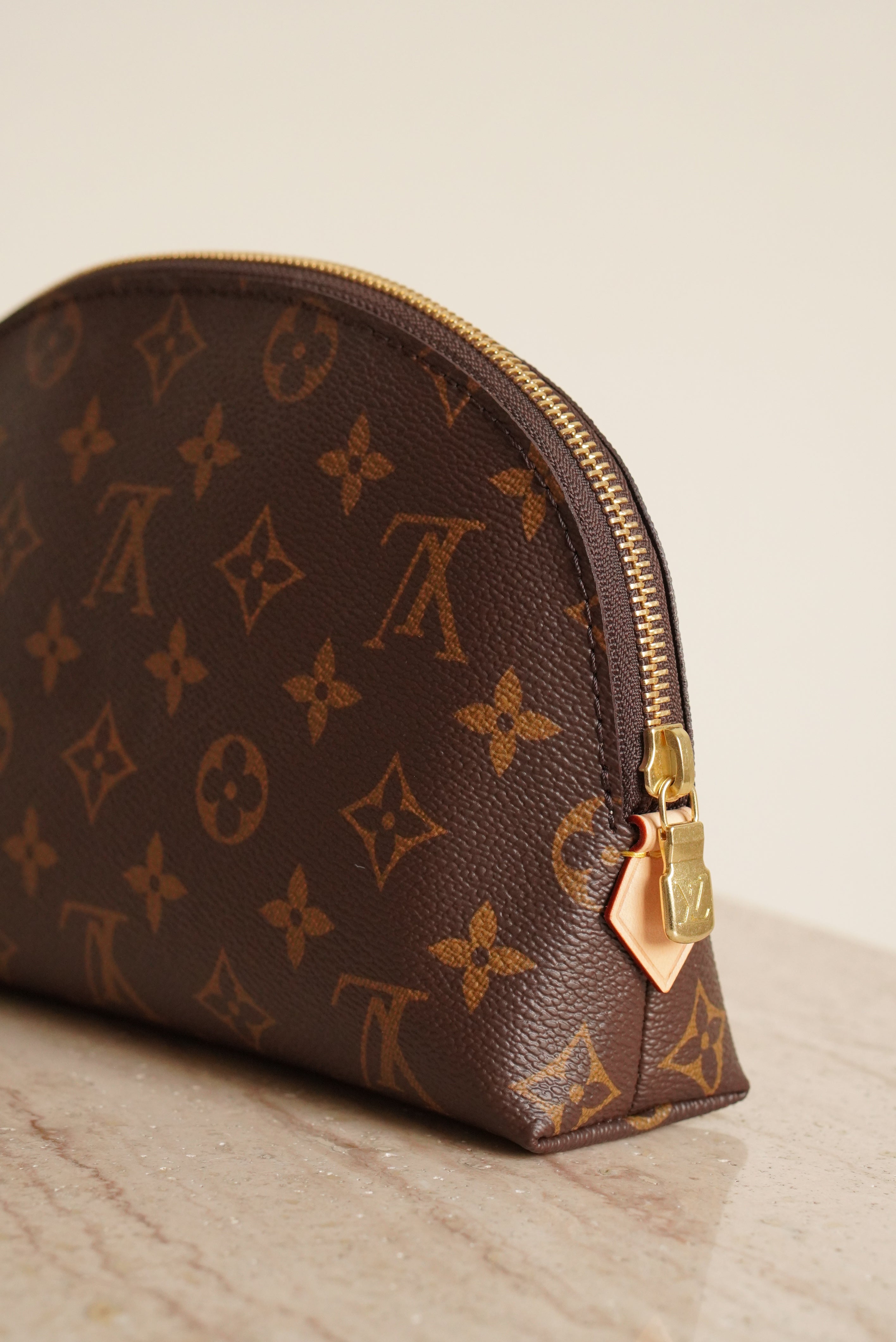 LOUIS VUITTON COSMETIC POUCH MM