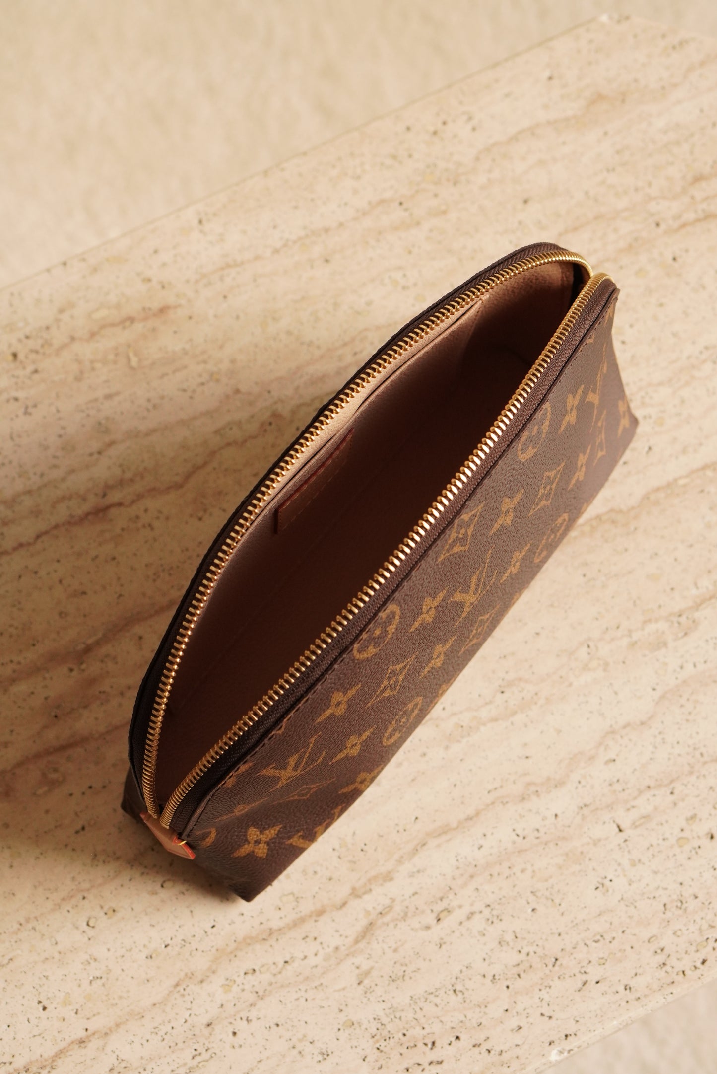 LOUIS VUITTON COSMETIC POUCH MM