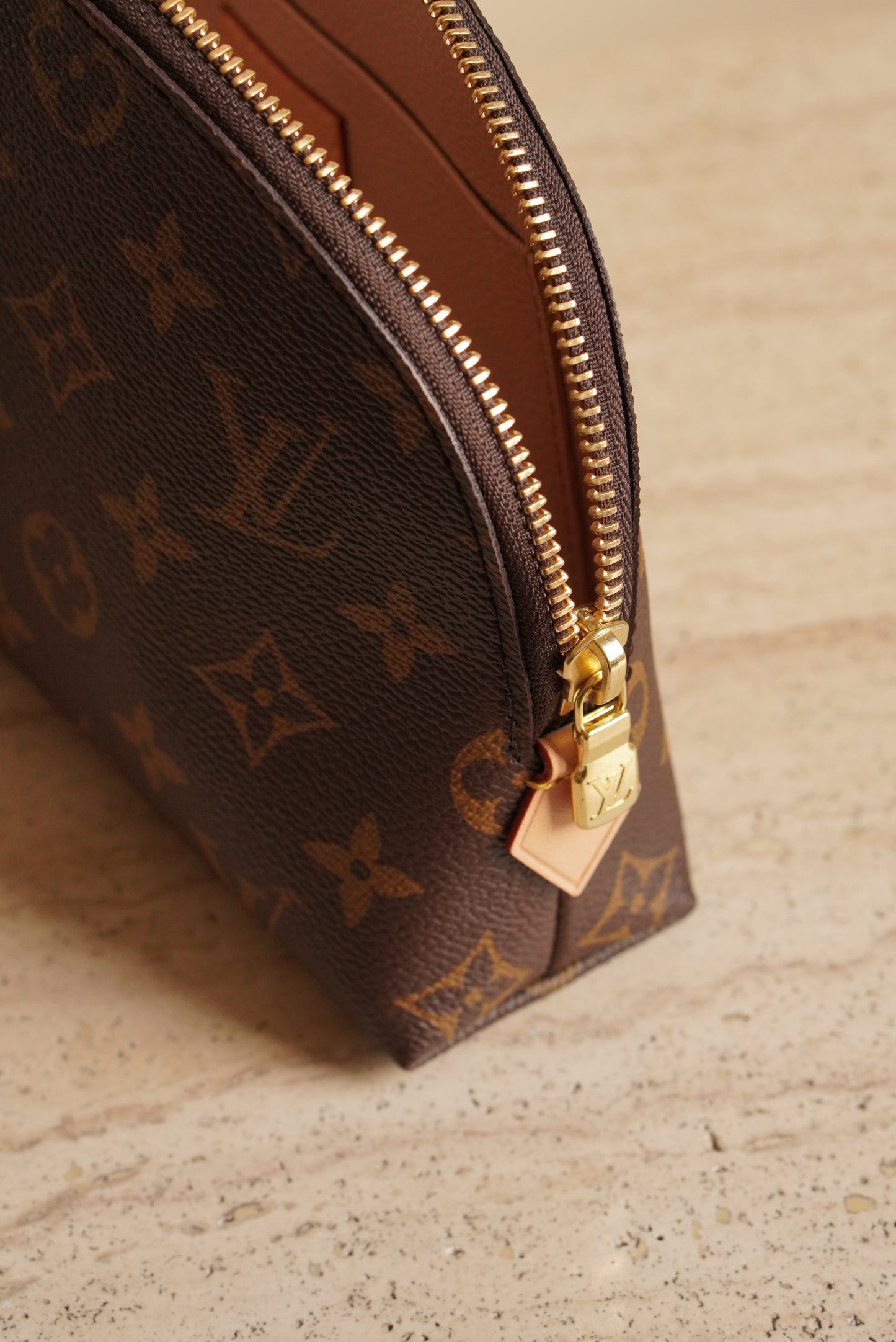 LOUIS VUITTON COSMETIC POUCH MM