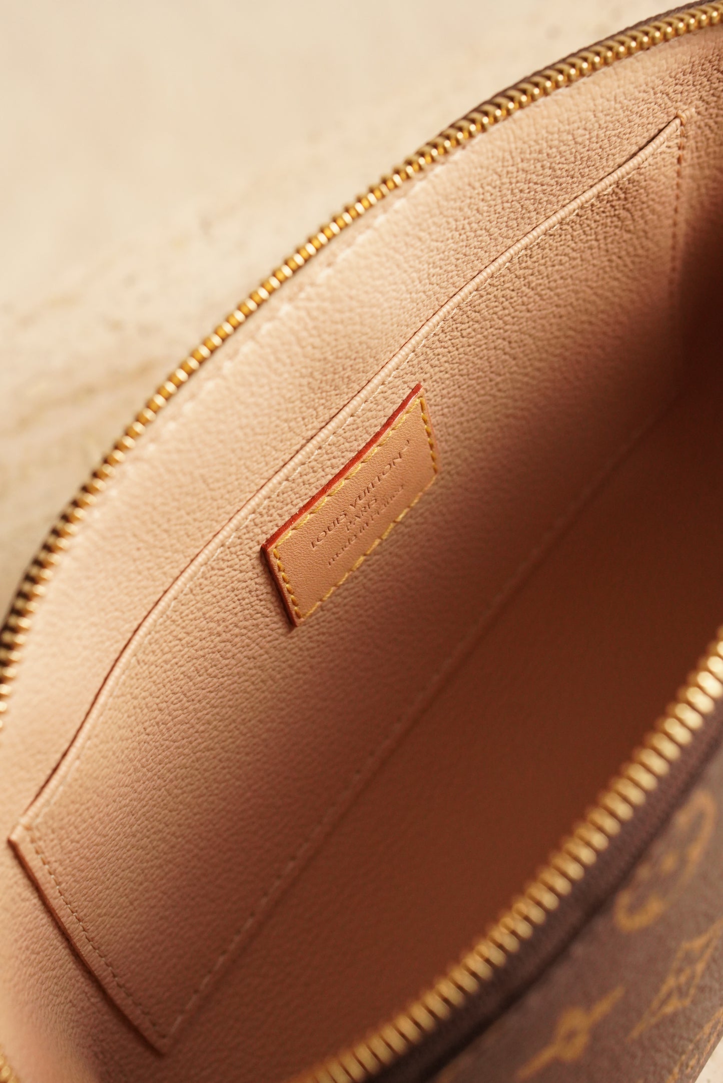 LOUIS VUITTON COSMETIC POUCH MM