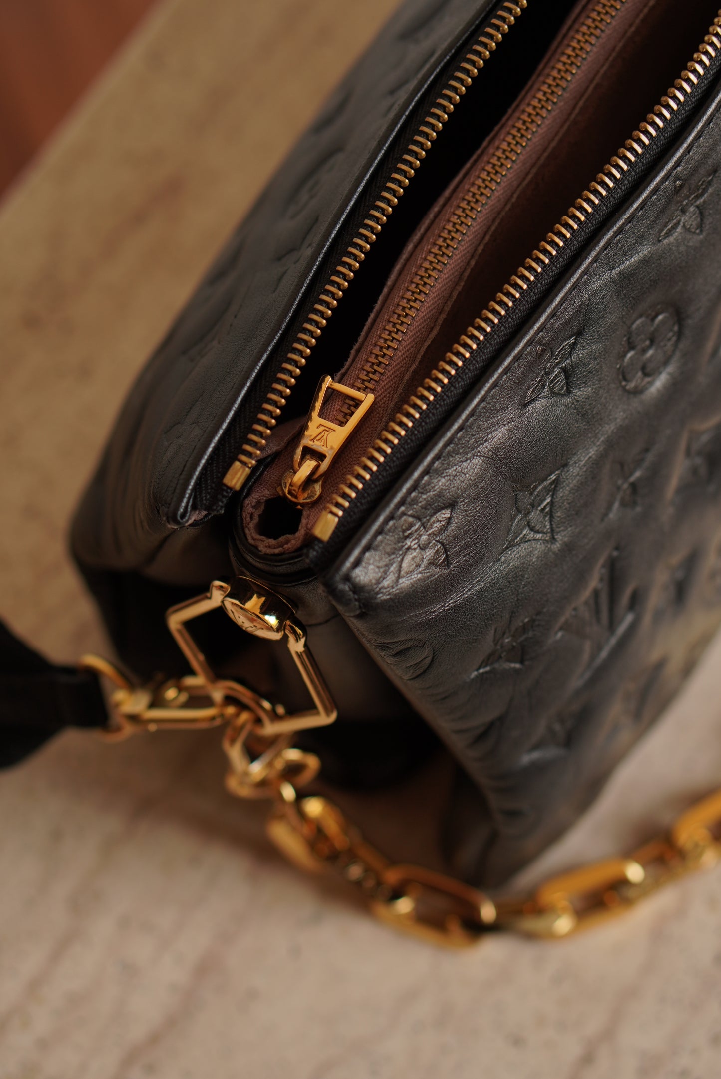 LOUIS VUITTON COUSSIN PM | BLACK