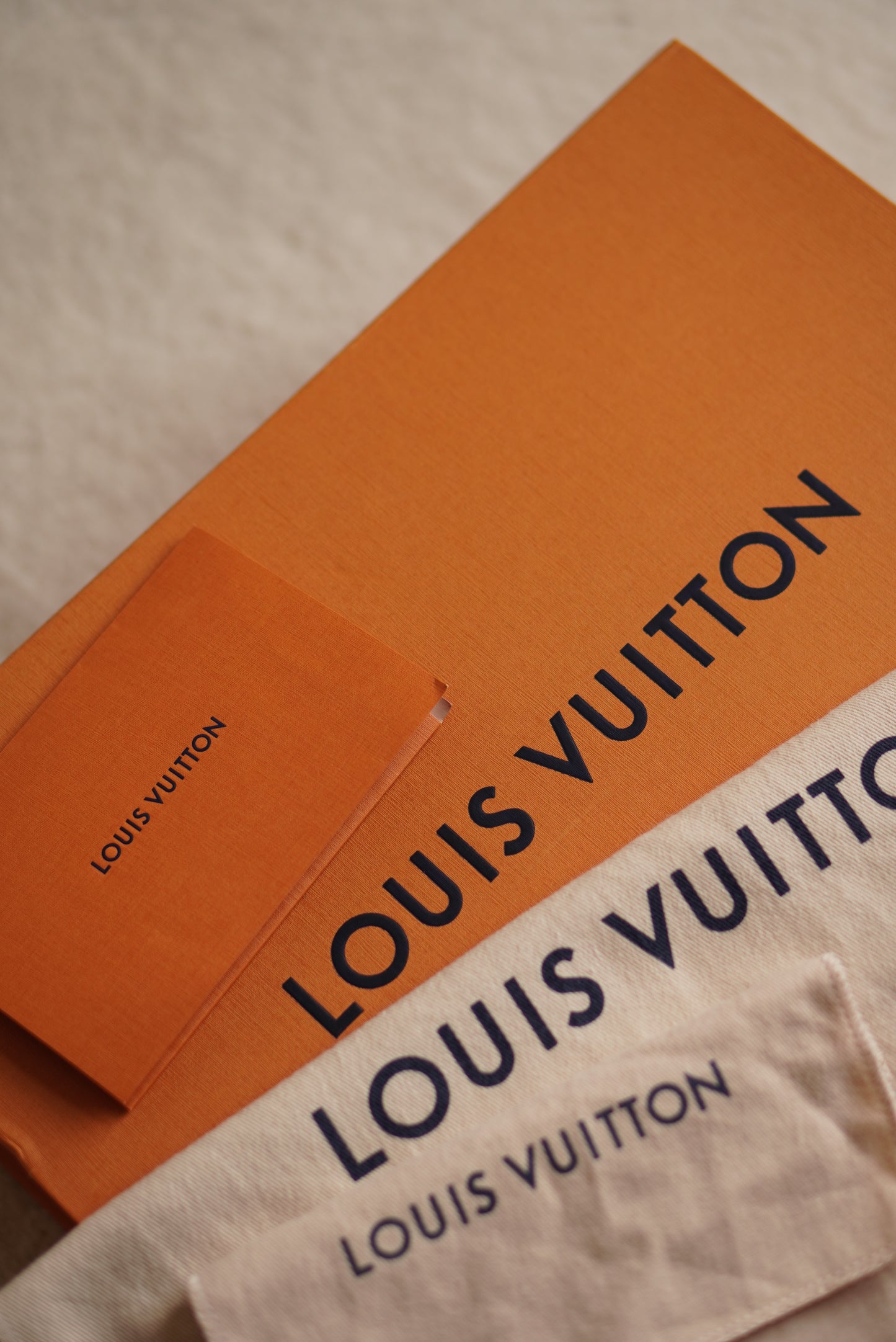 LOUIS VUITTON COUSSIN PM | BLACK