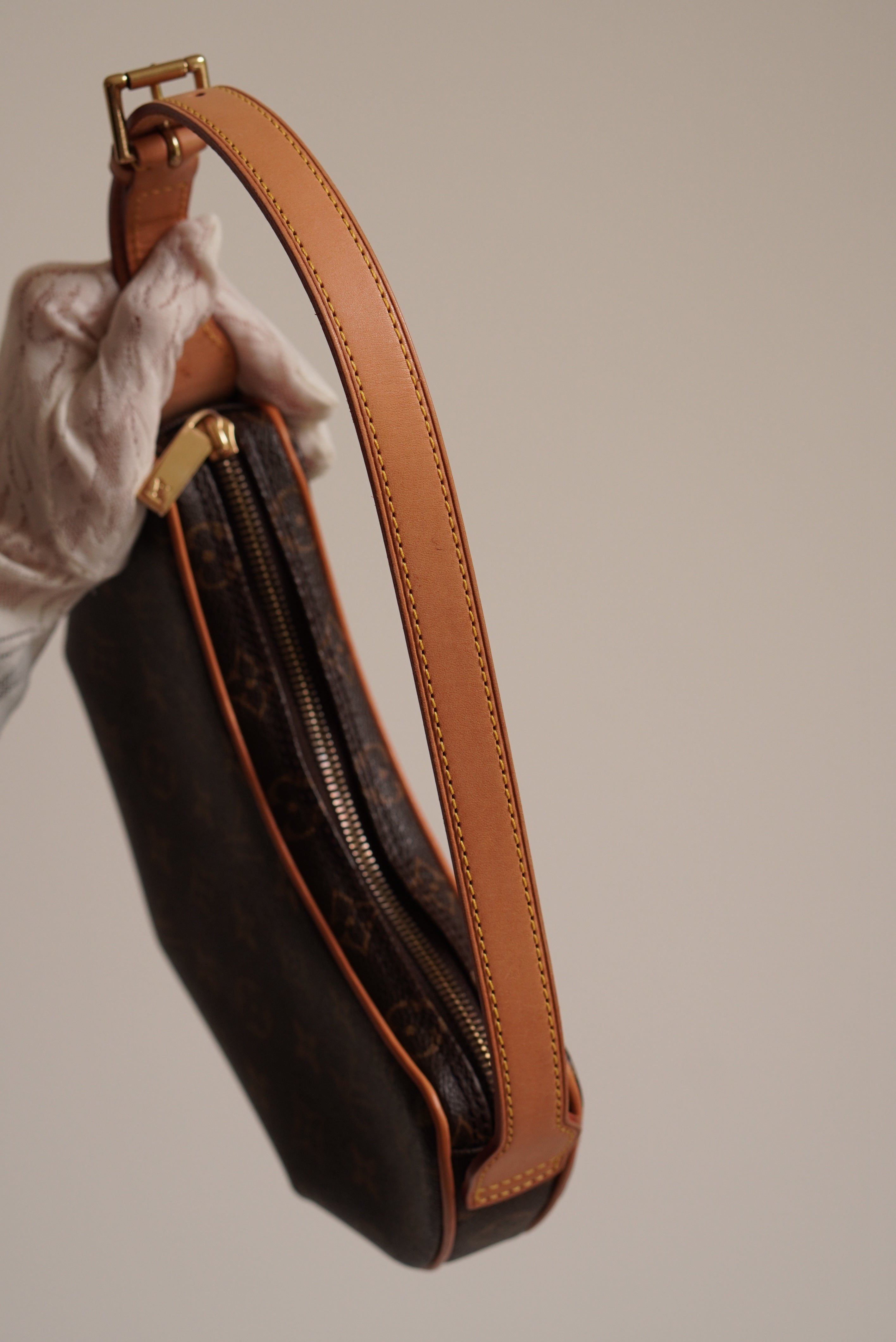LOUIS VUITTON CROISSANT PM