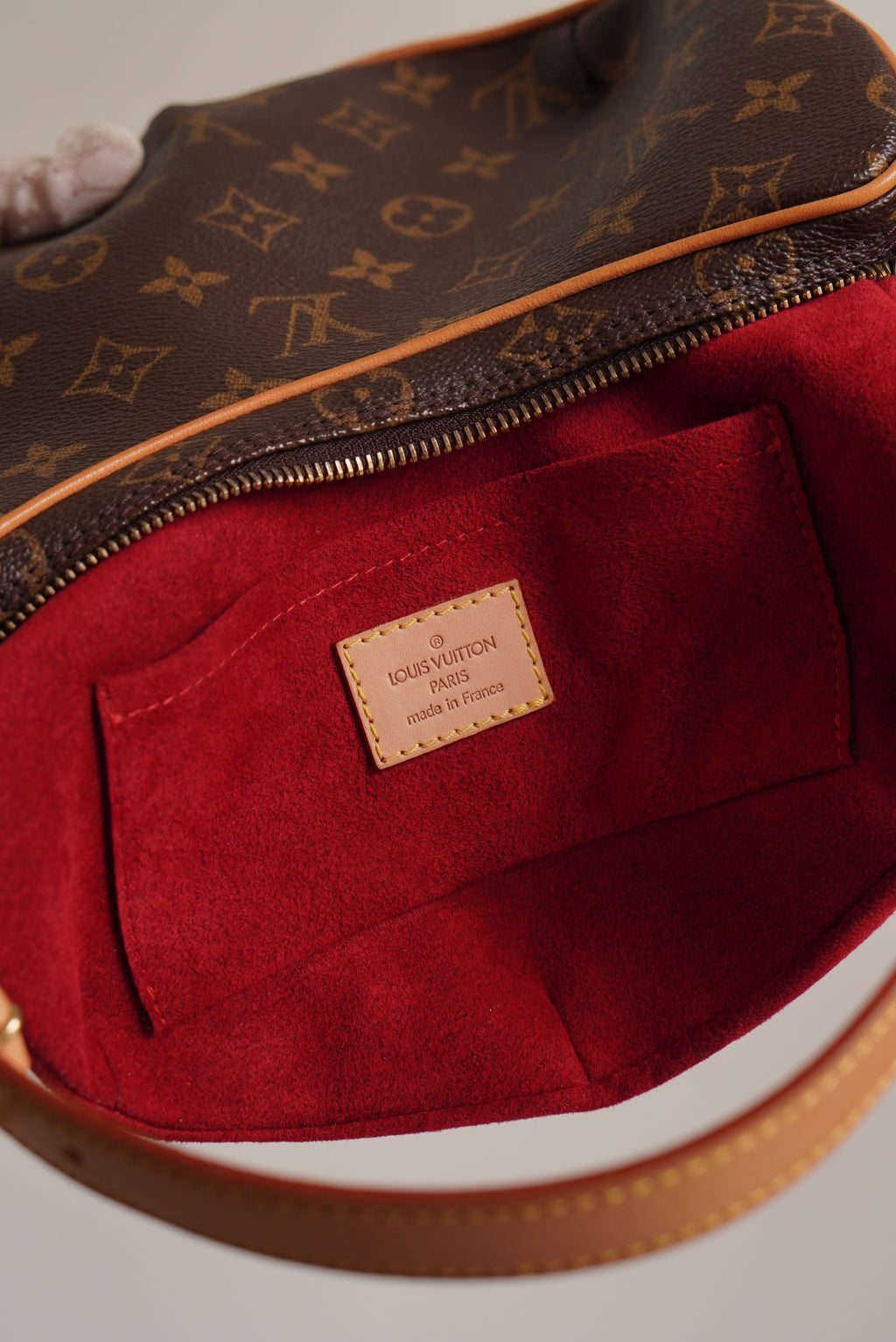LOUIS VUITTON CROISSANT PM