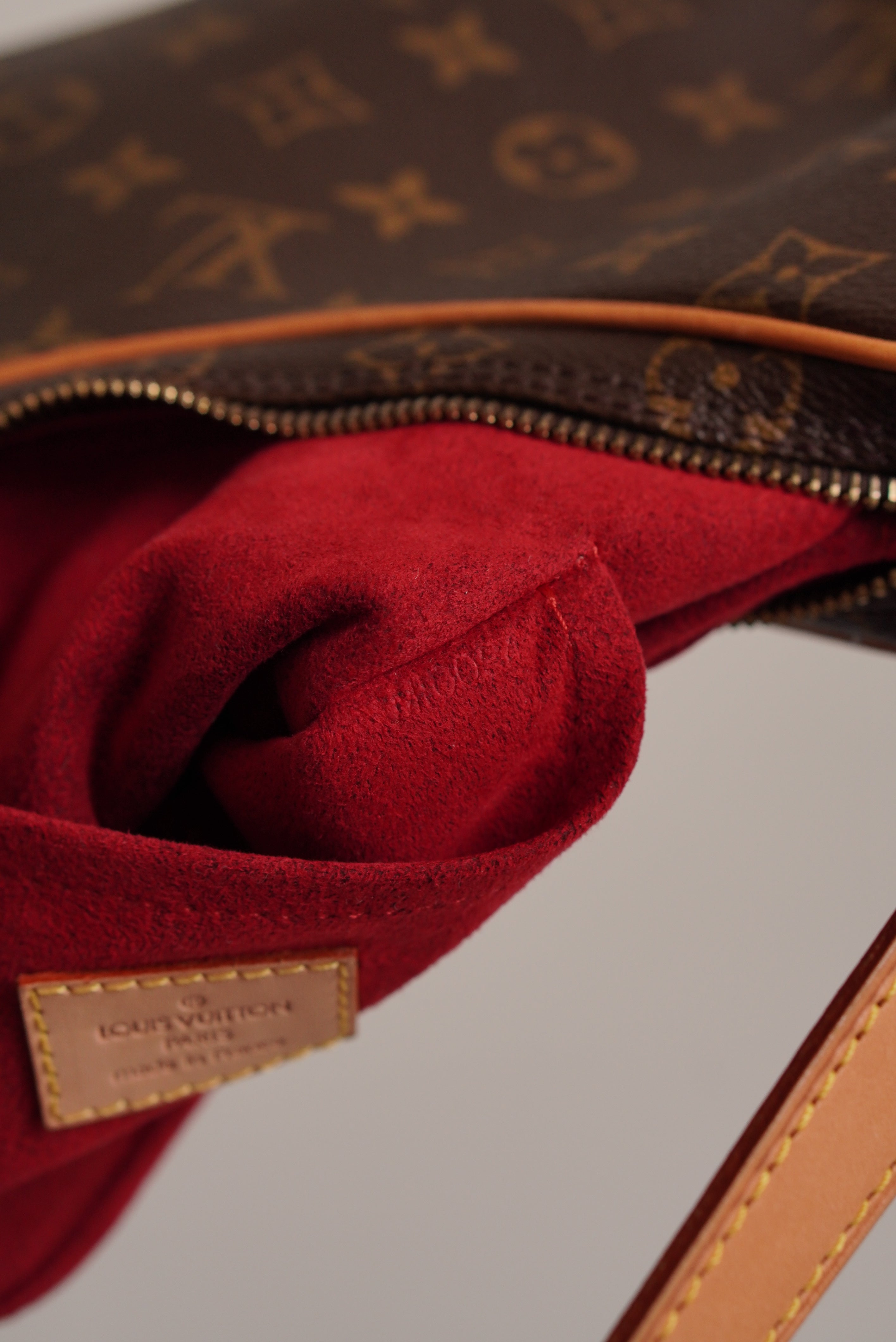 LOUIS VUITTON CROISSANT PM