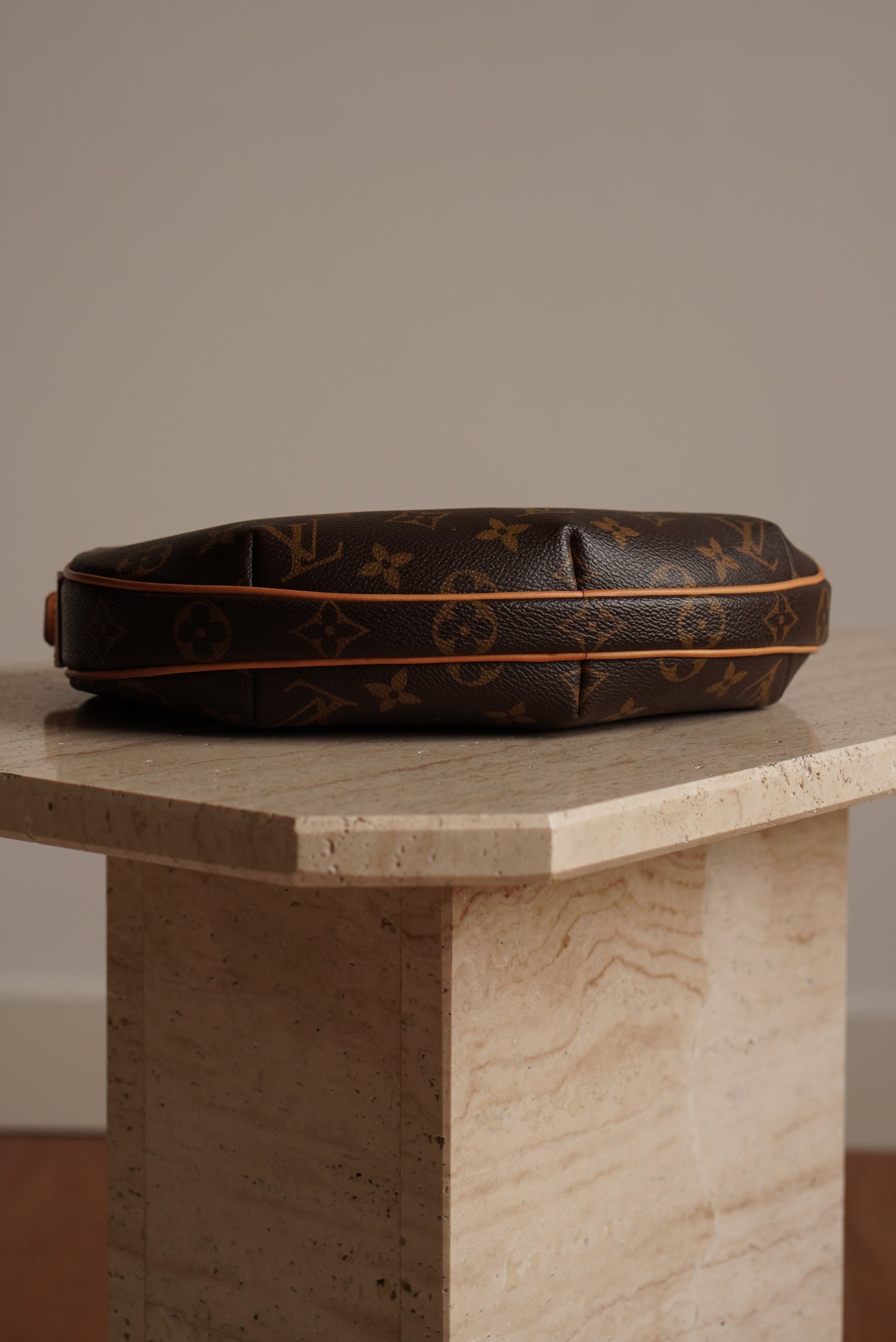 LOUIS VUITTON CROISSANT PM