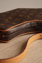 LOUIS VUITTON CROISSANT PM