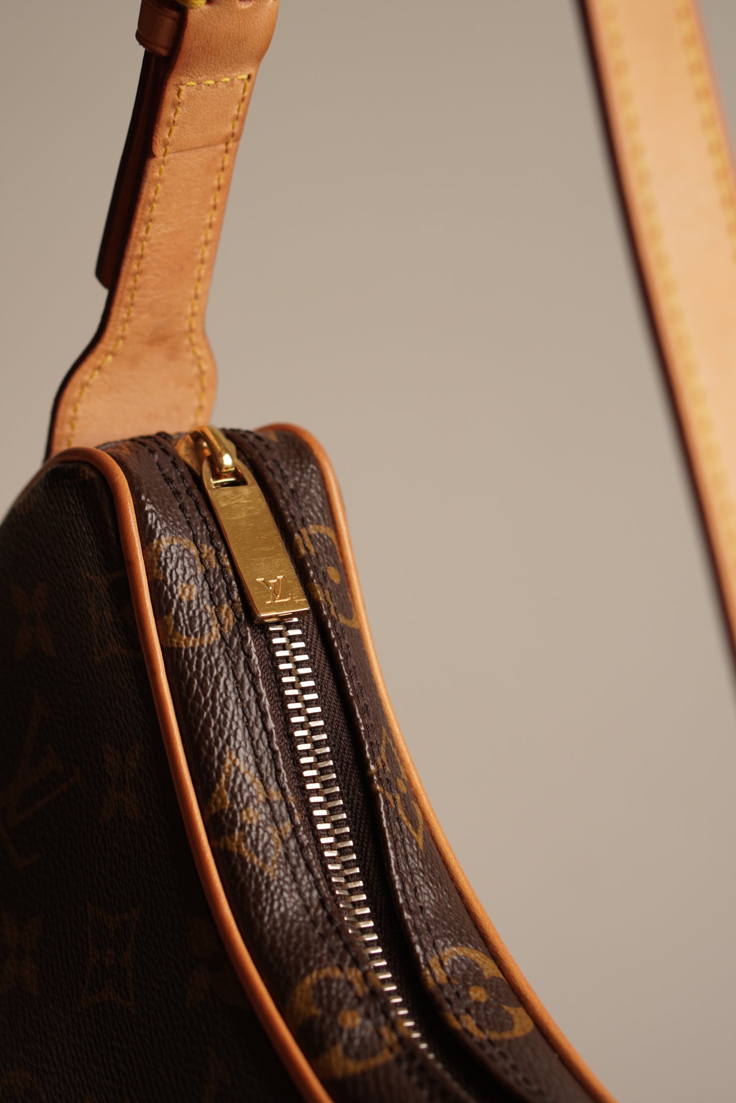 LOUIS VUITTON CROISSANT PM