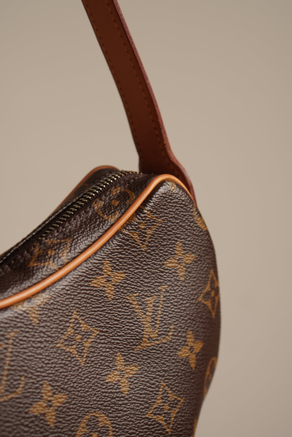 LOUIS VUITTON CROISSANT PM