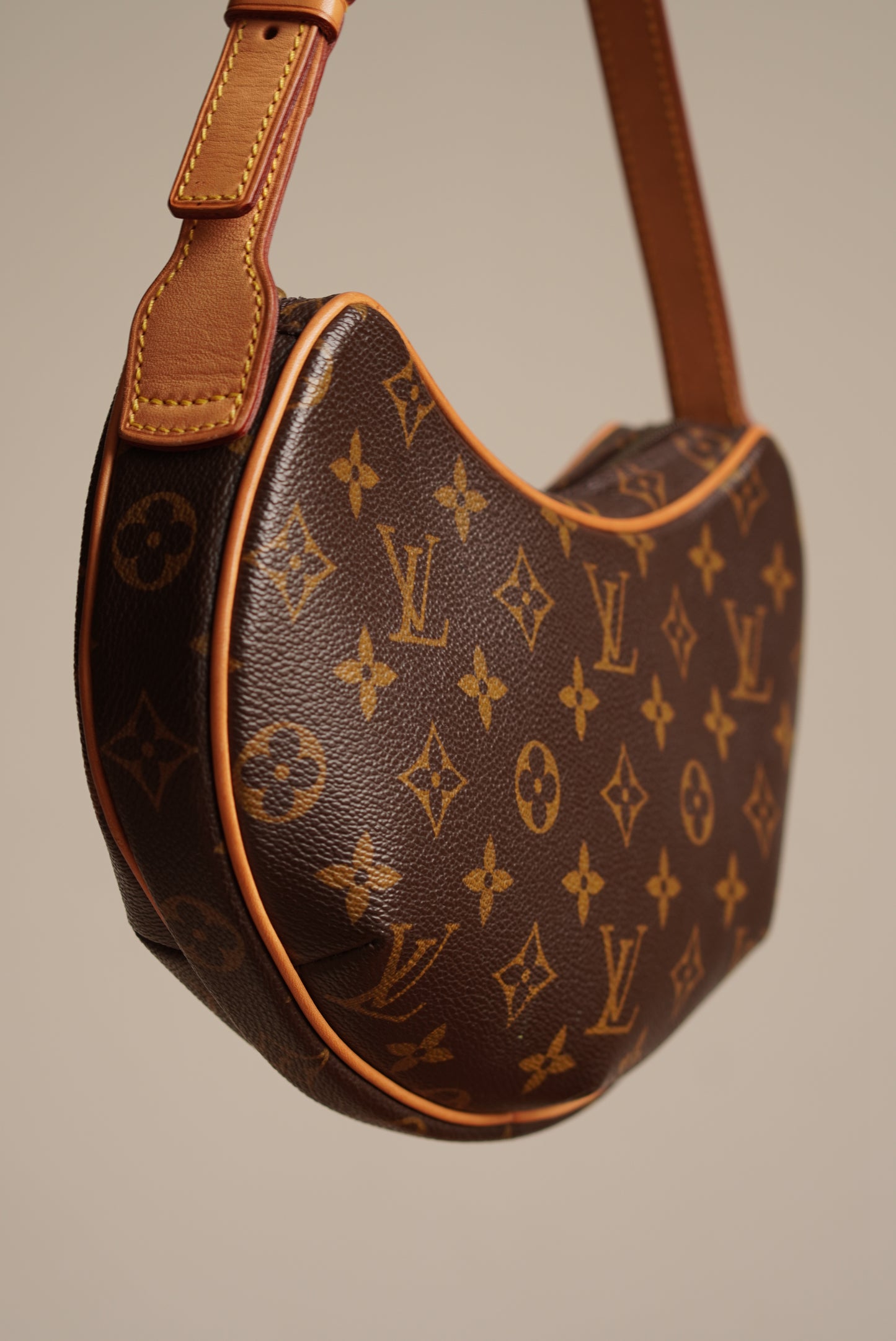 LOUIS VUITTON CROISSANT PM
