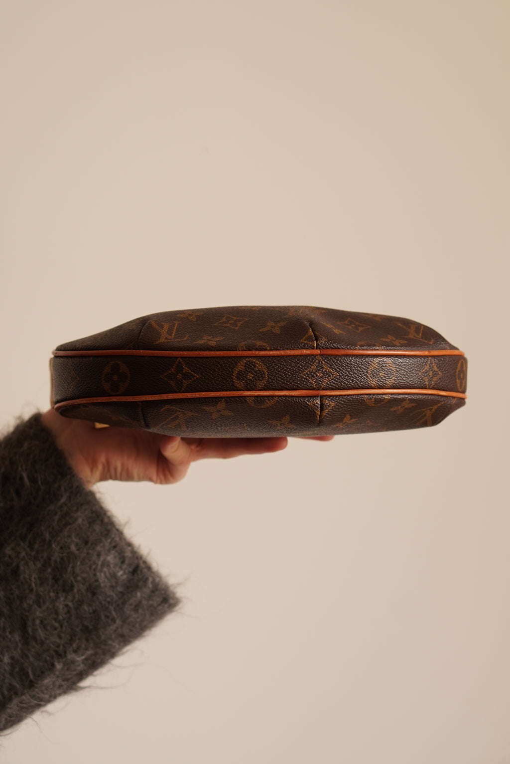 LOUIS VUITTON CROISSANT PM