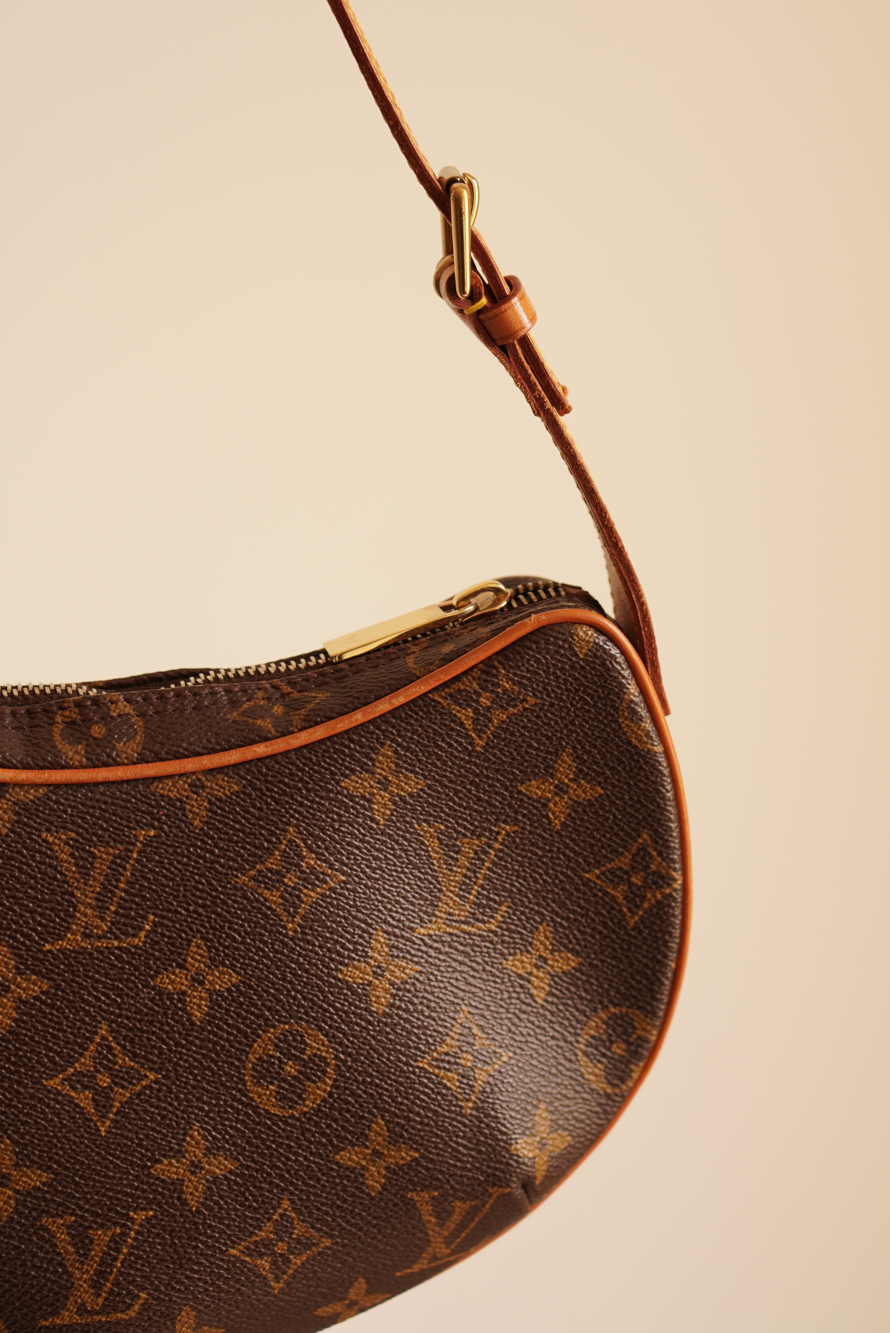 LOUIS VUITTON CROISSANT PM