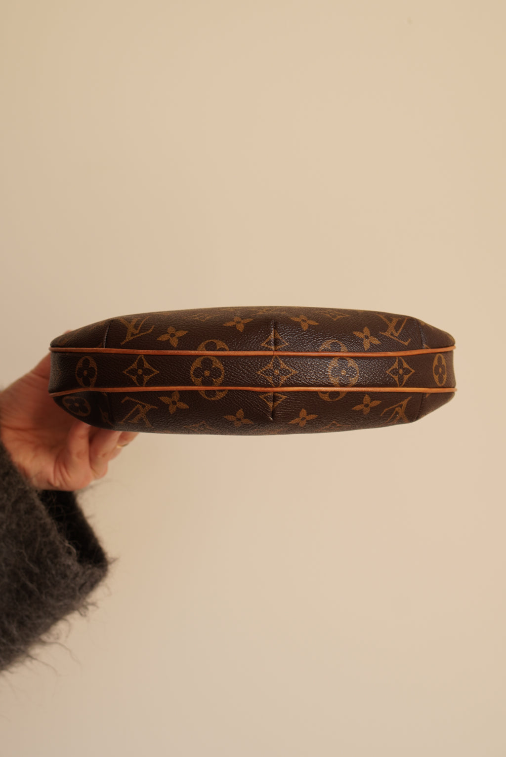 LOUIS VUITTON CROISSANT PM