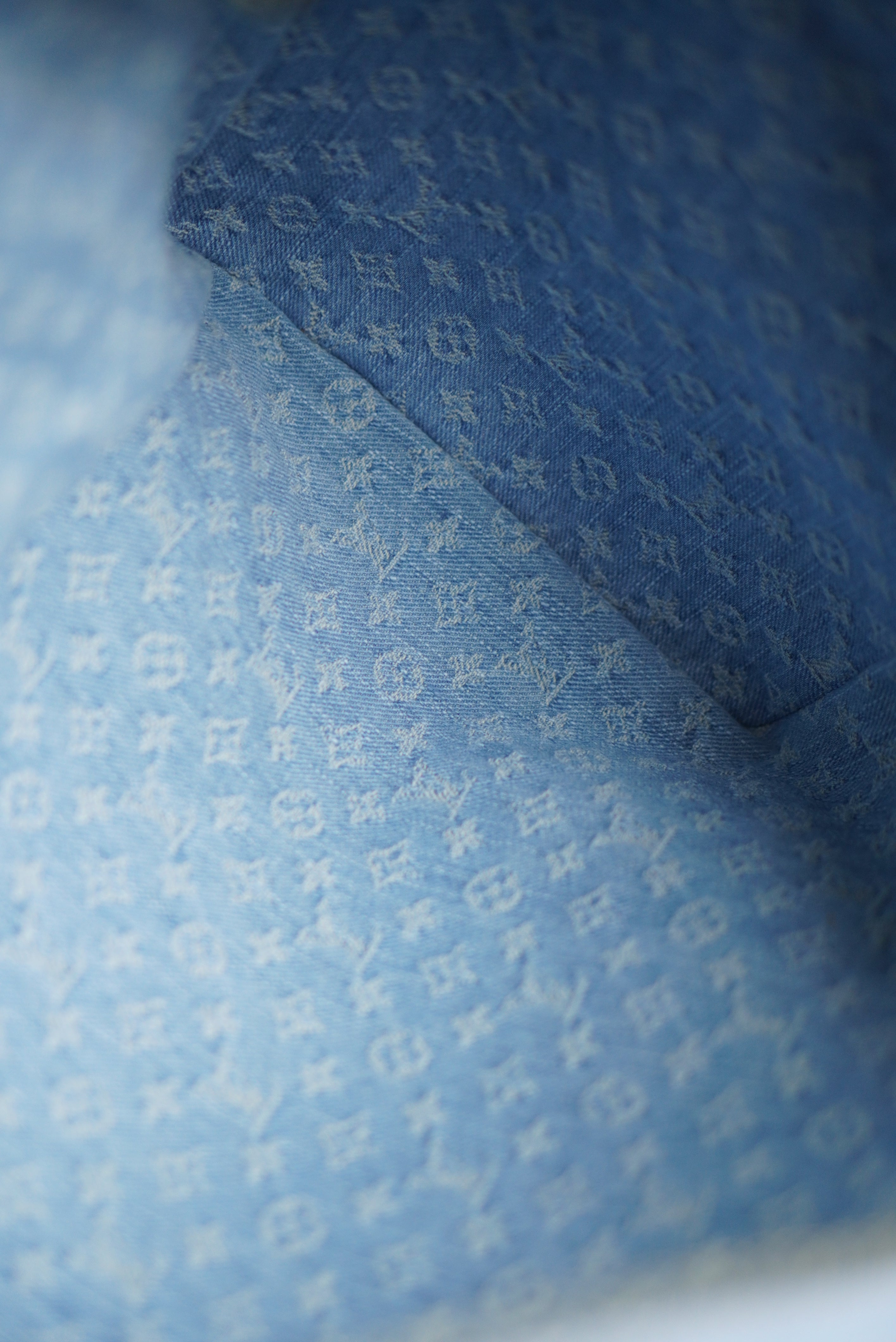 LOUIS VUITTON KEEPALL BANDOULIÈRE 45 | SKY BLUE DENIM