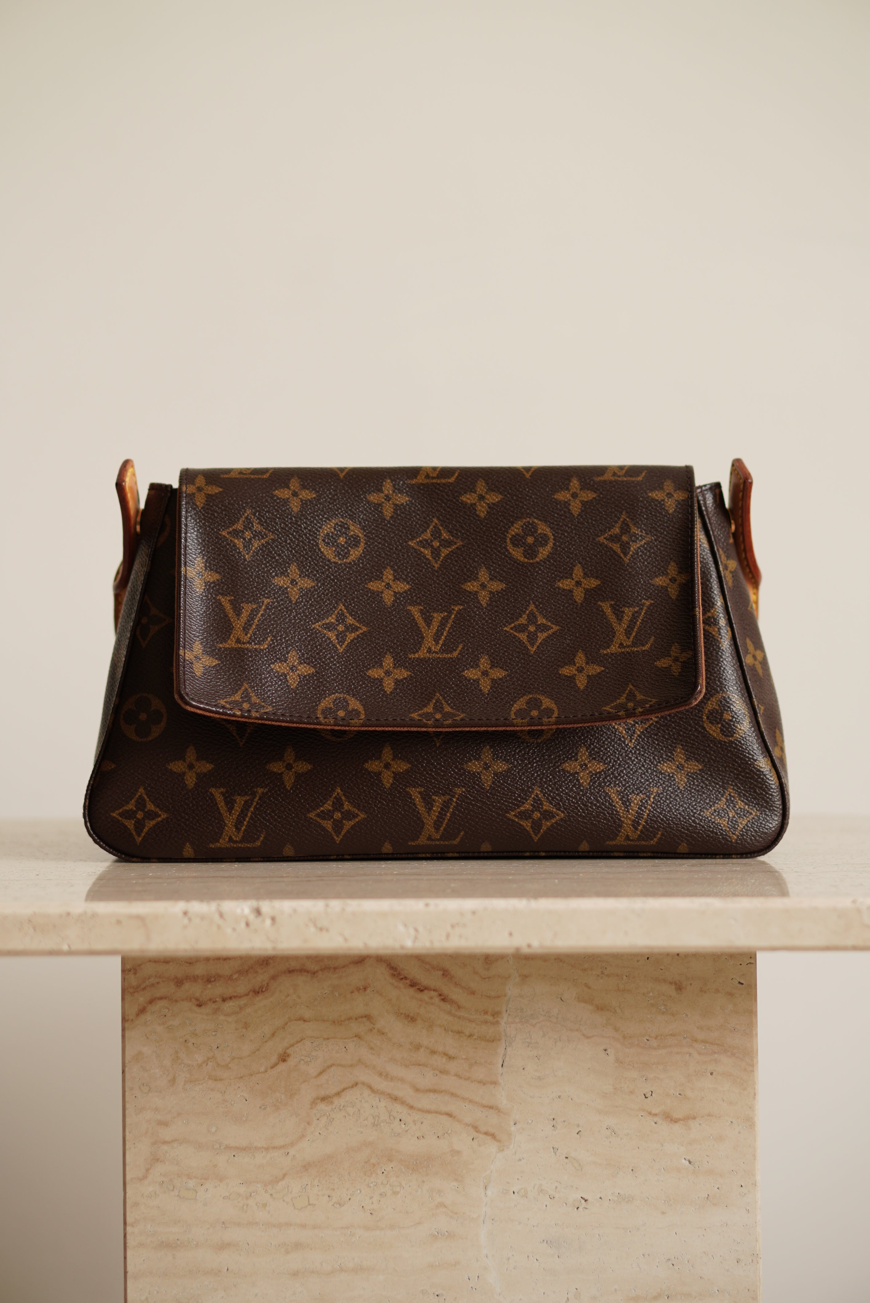 LOUIS VUITTON LOOPING PM