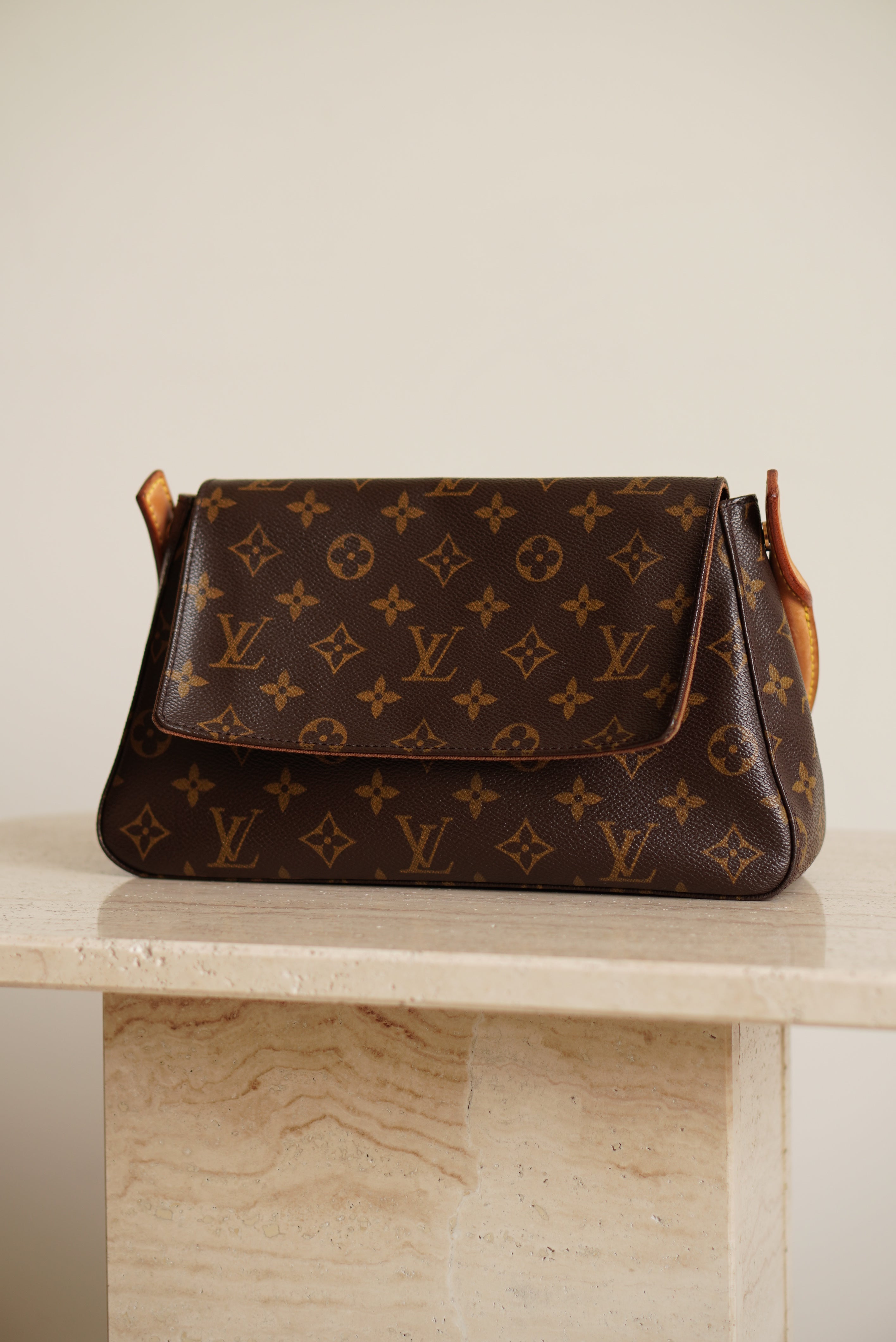 LOUIS VUITTON LOOPING PM