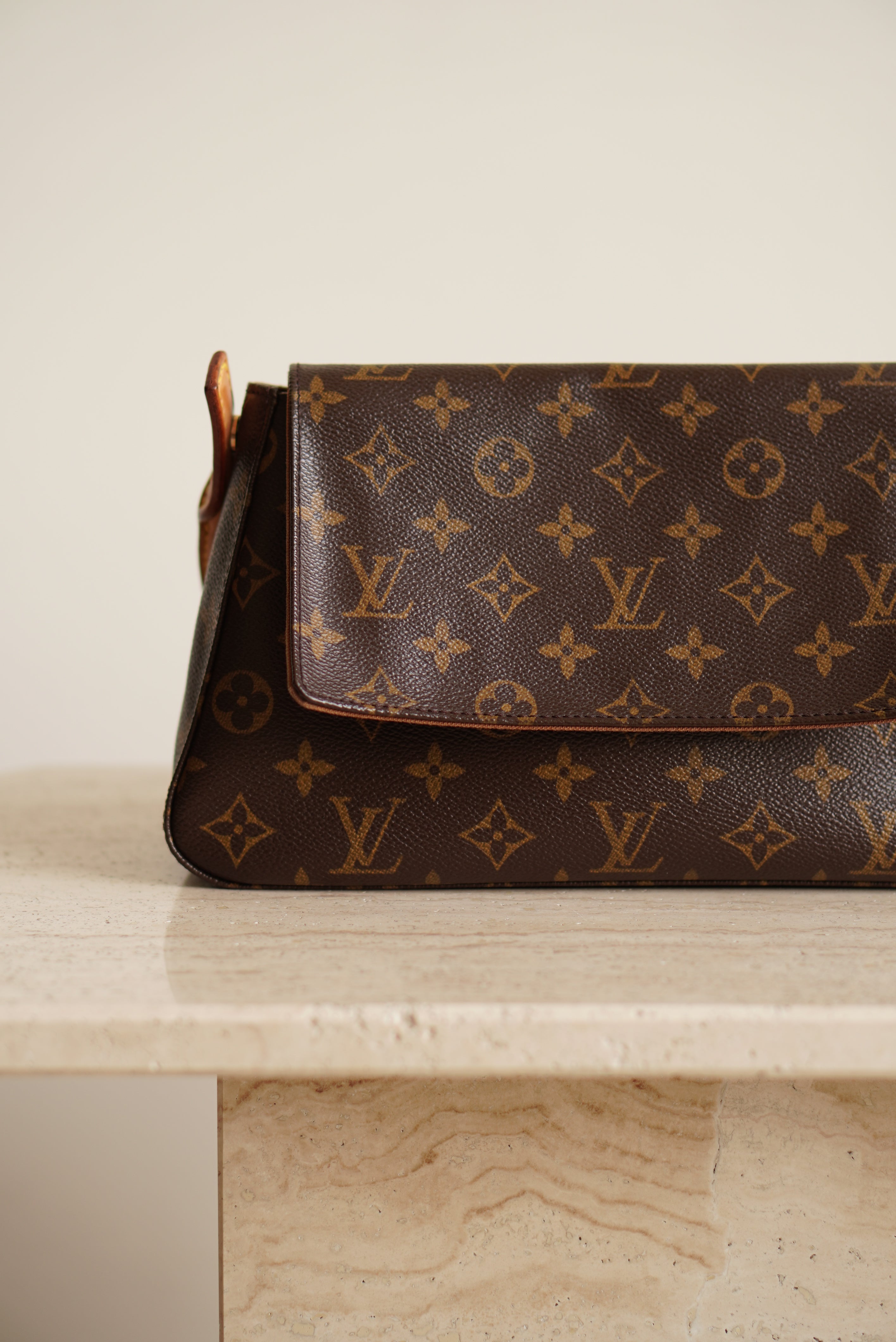 LOUIS VUITTON LOOPING PM