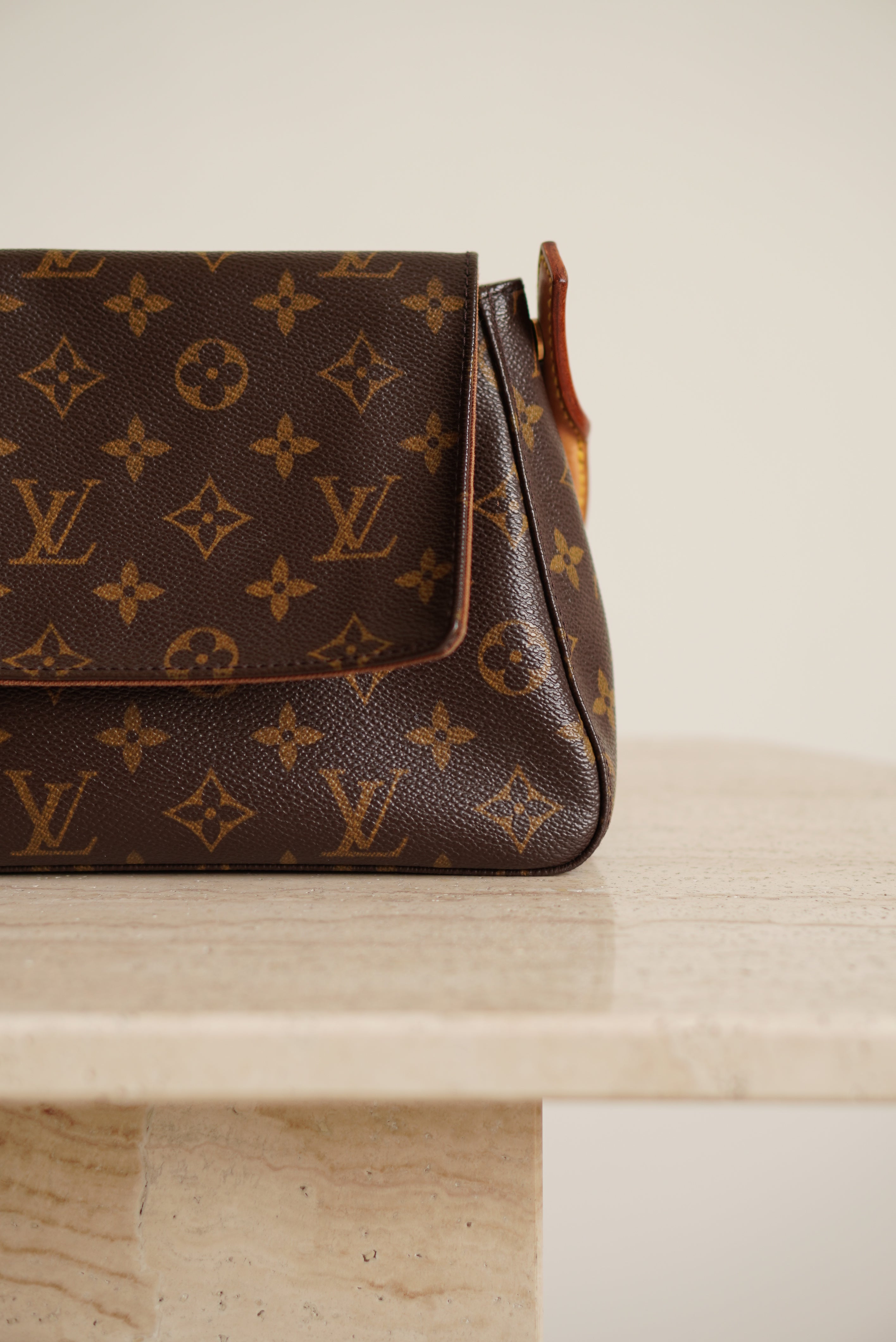 LOUIS VUITTON LOOPING PM