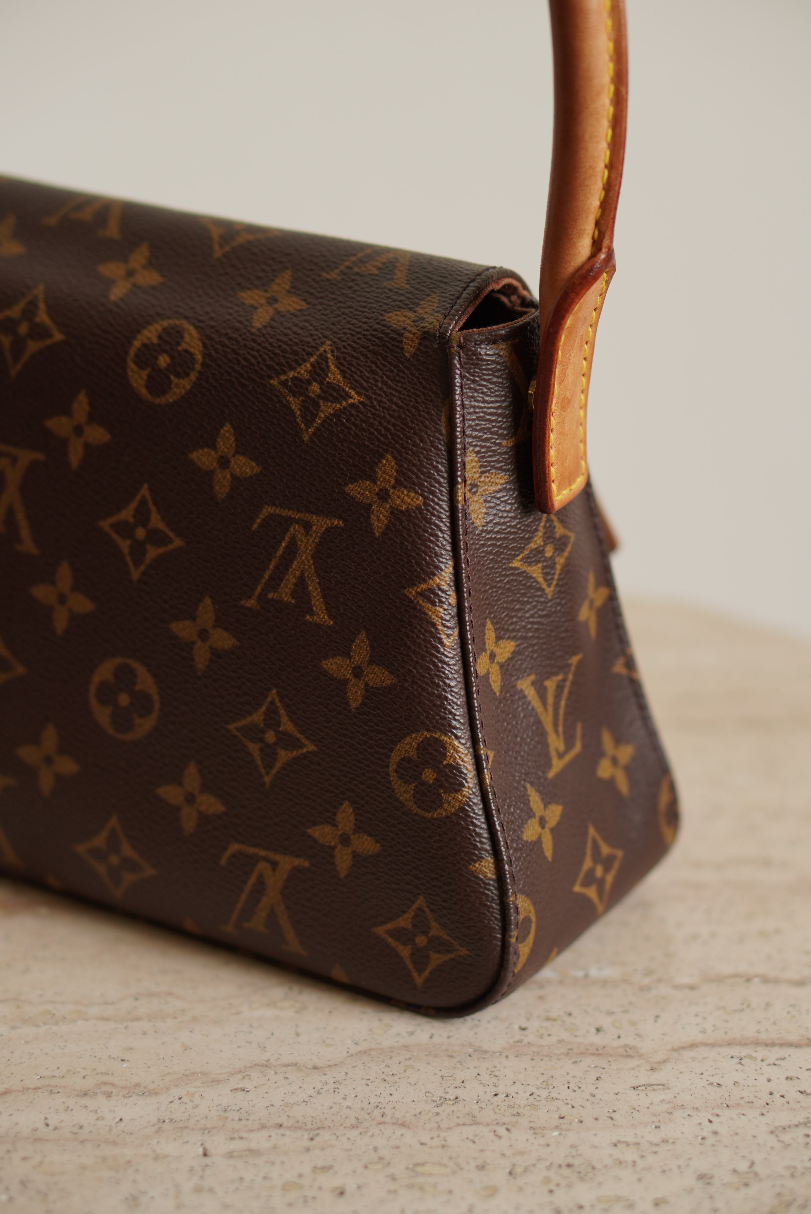 LOUIS VUITTON LOOPING PM